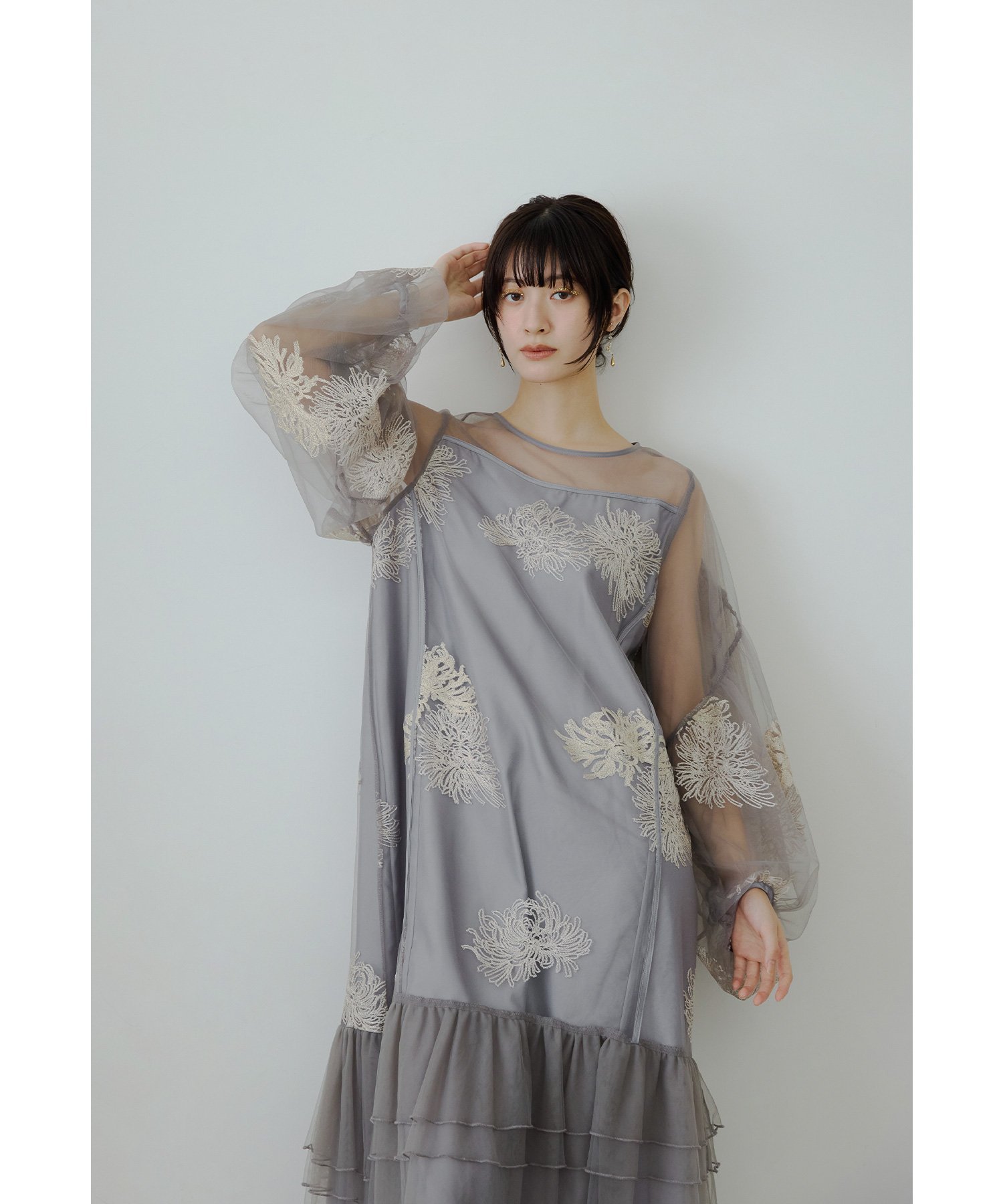 bflat｜フラワー刺繍ティアードフリルドレス Aライン マタニティ 妊婦