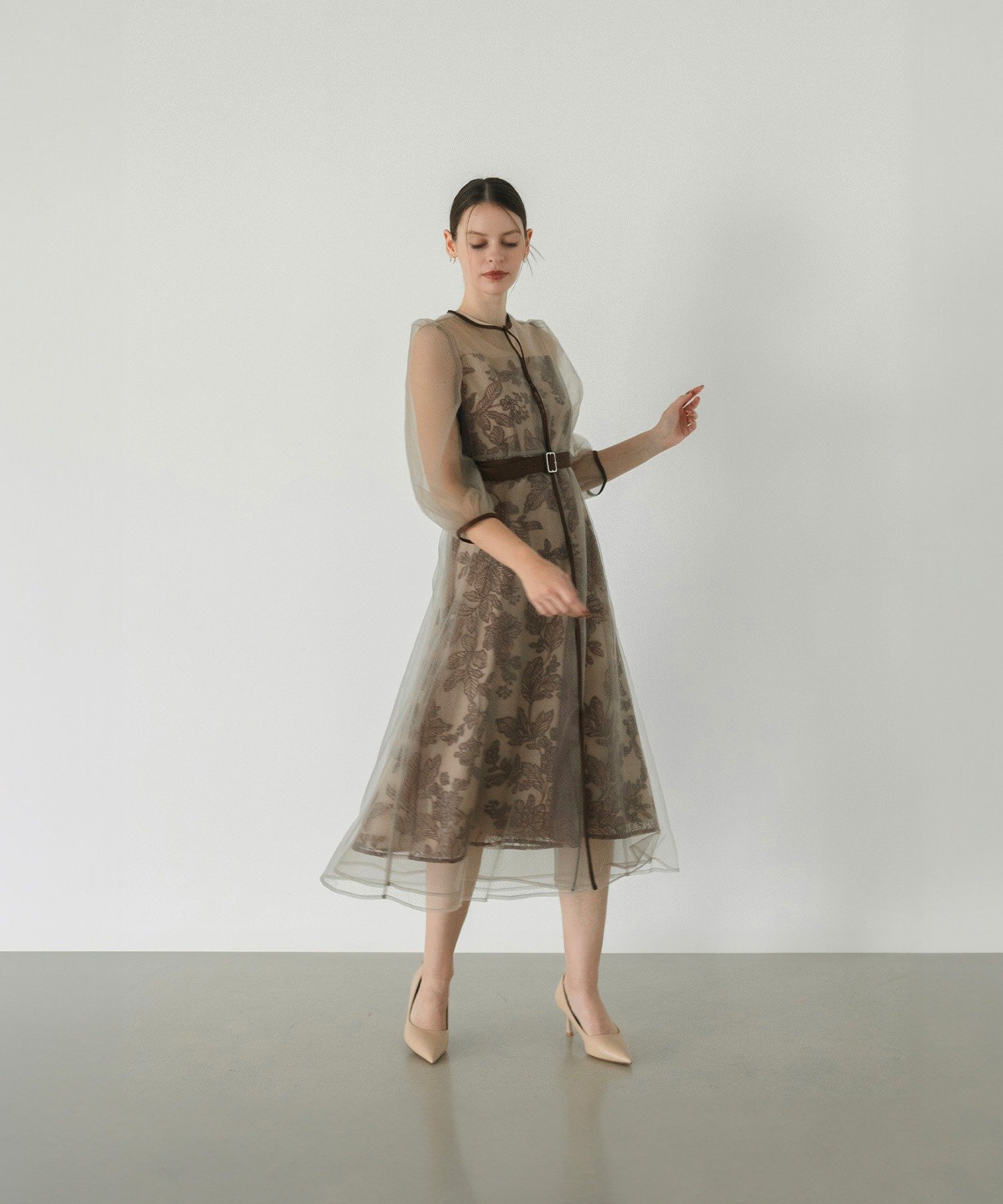 Leja｜LEJA-チュールパイピングリーフベルトAラインワンピースドレス