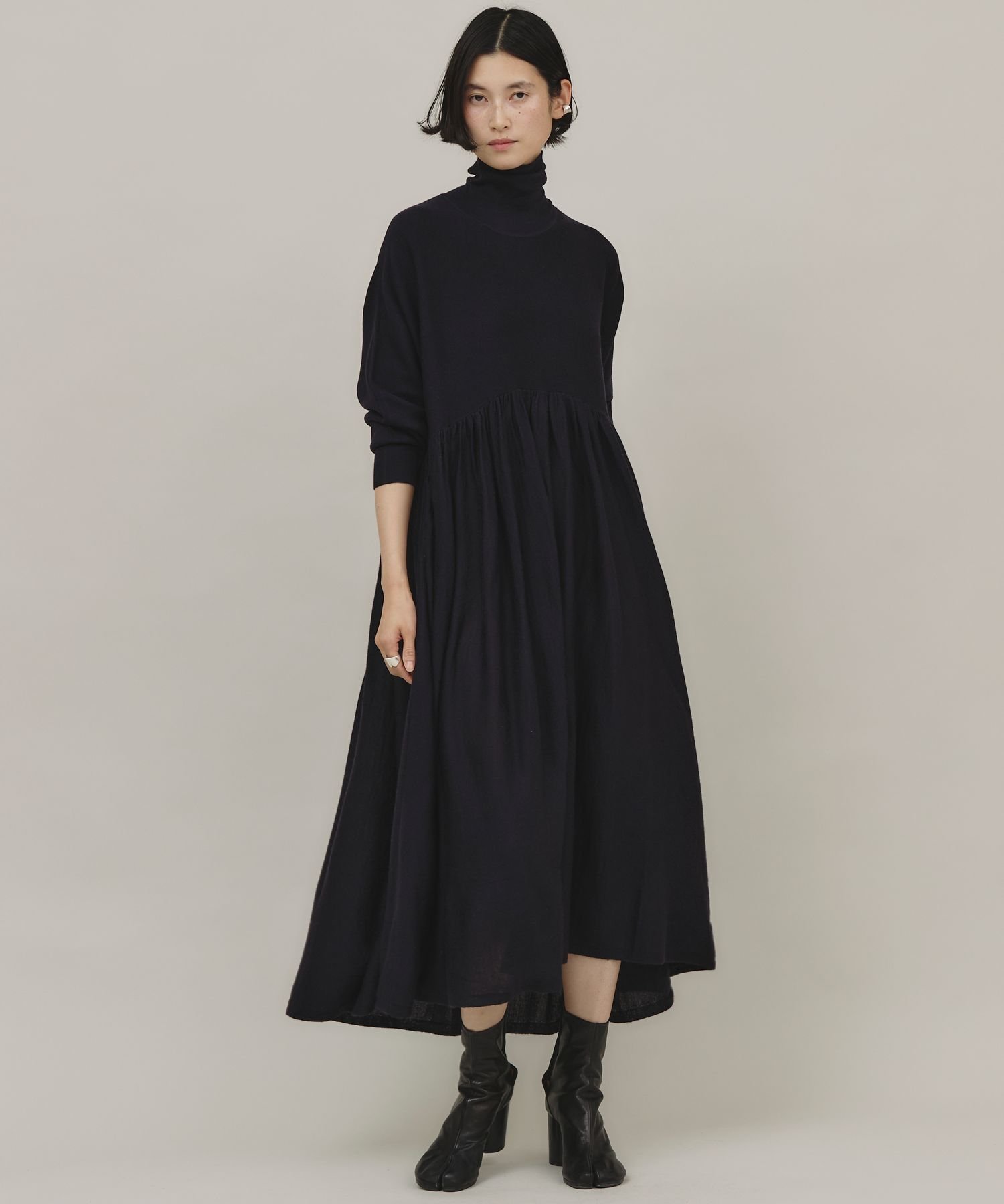Curensology｜ウールハイネックギャザーワンピース | Rakuten Fashion