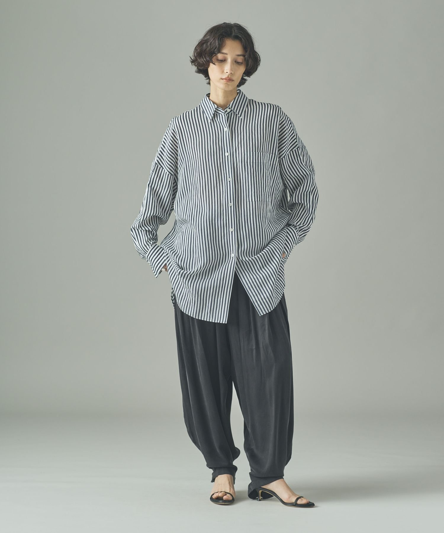 Curensology｜サテンタックパンツ | Rakuten Fashion(楽天ファッション