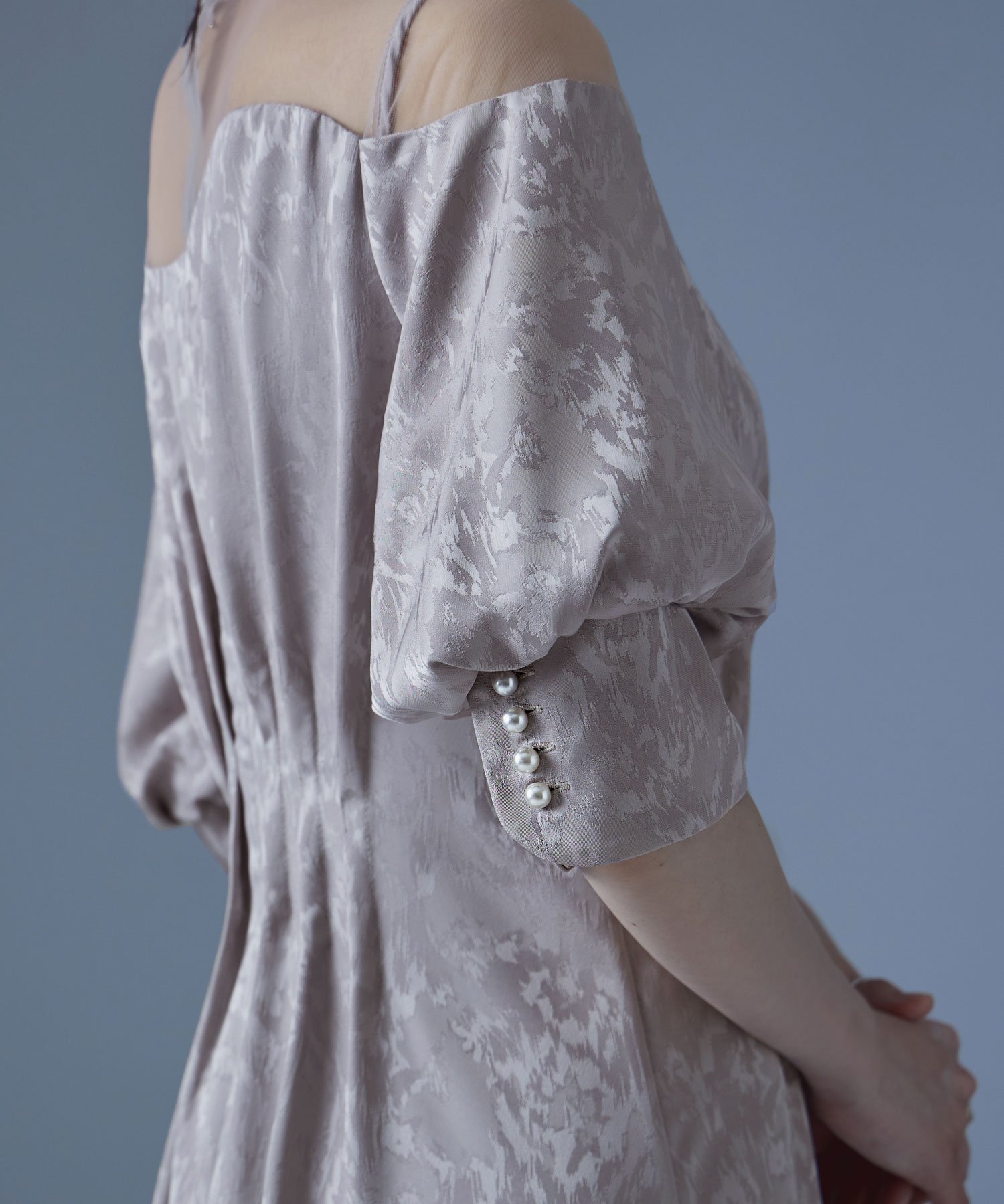 bflat｜ミアンダリングウエストタックフレアドレス | Rakuten Fashion