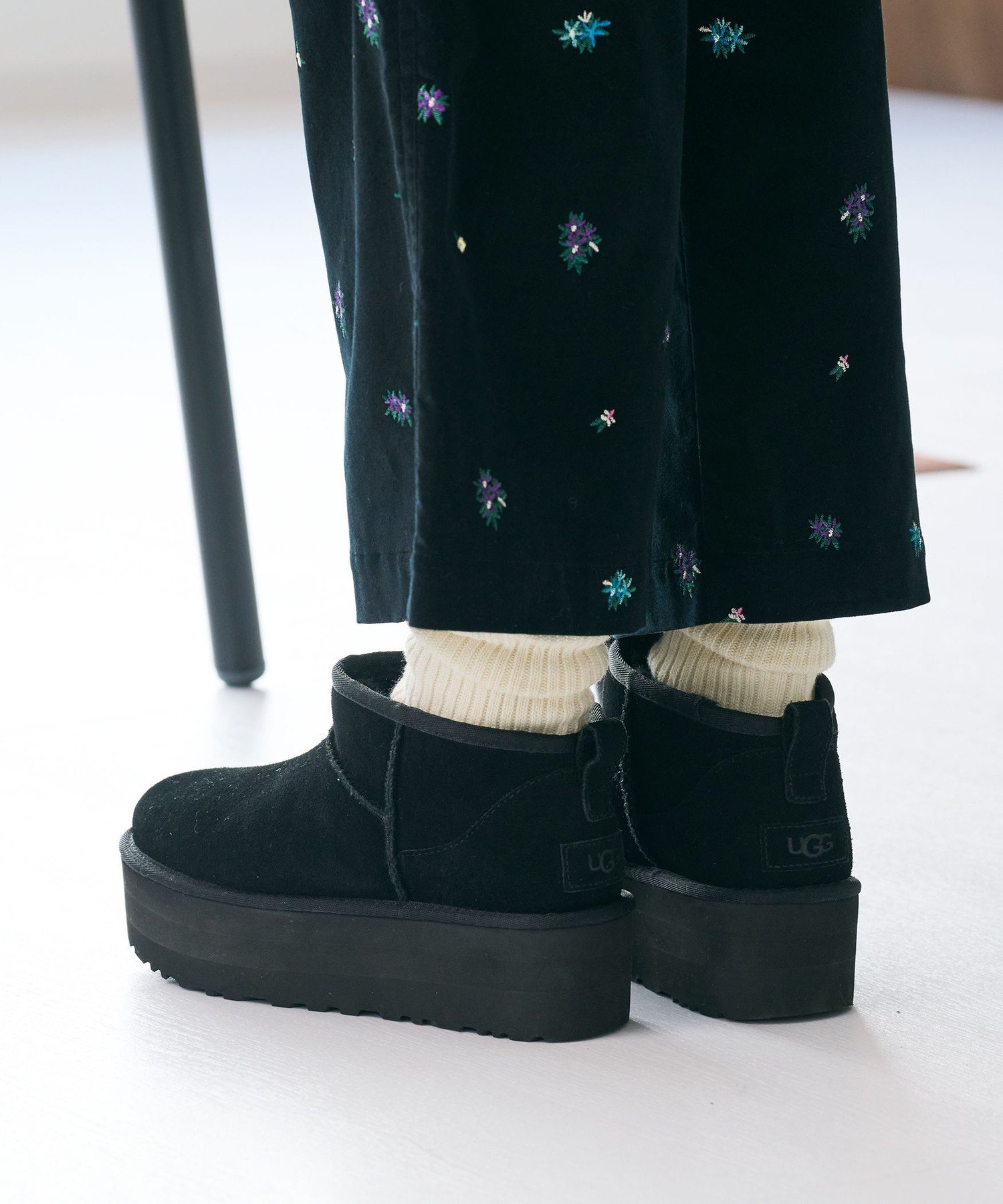 W CLASSIC ULTRA MINI PLATFORM （BLACK） アグ UGG W CLASSIC ULTRA MINI PLATFORM （BLACK） - ファッション