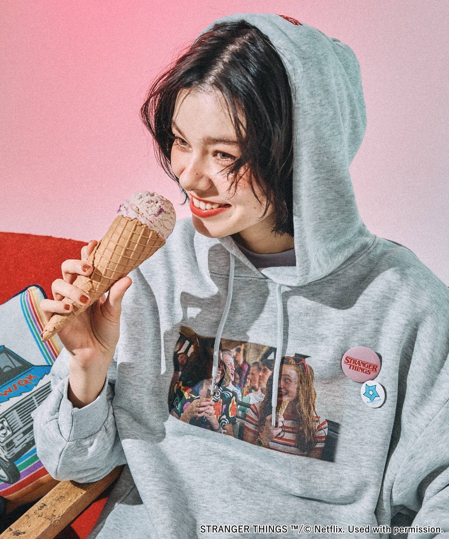 niko and ｜【STRANGER THINGS】コラボ 缶バッチ付きパーカー