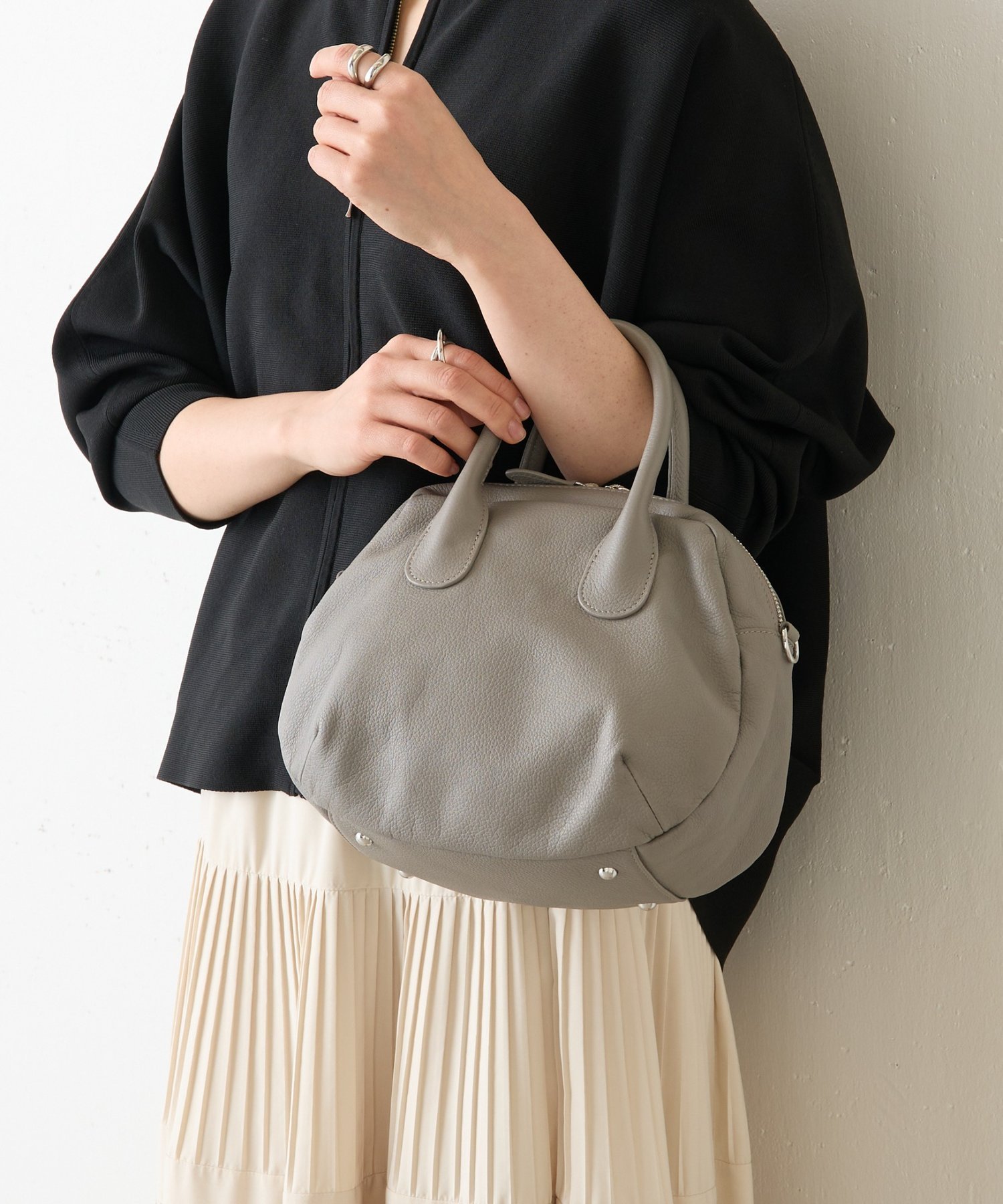 BEARDSLEY｜《本革》ラウンドミニボストンバック | Rakuten Fashion