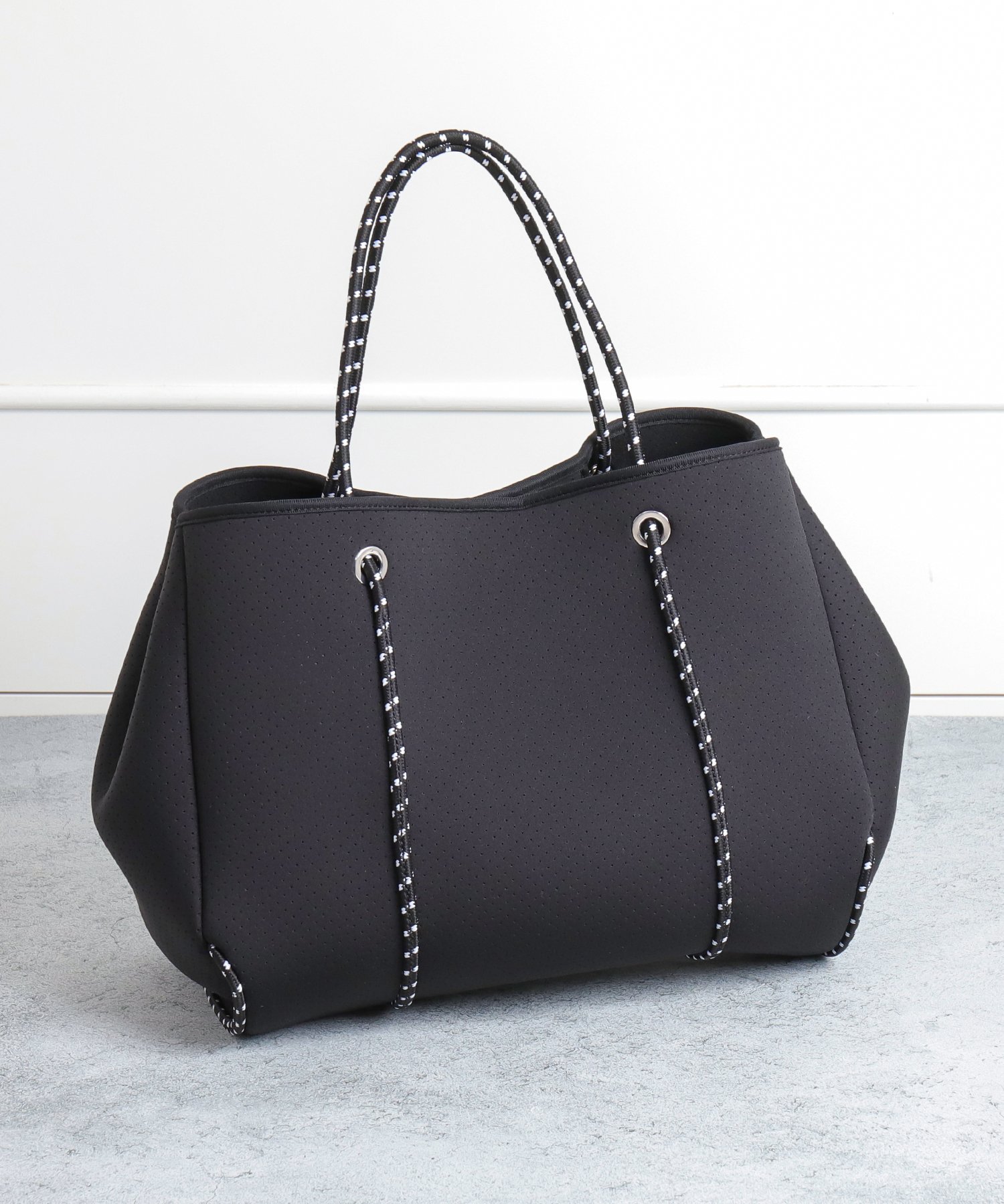 artemis by DIANA｜大容量 ネオプレントートバッグ | Rakuten Fashion