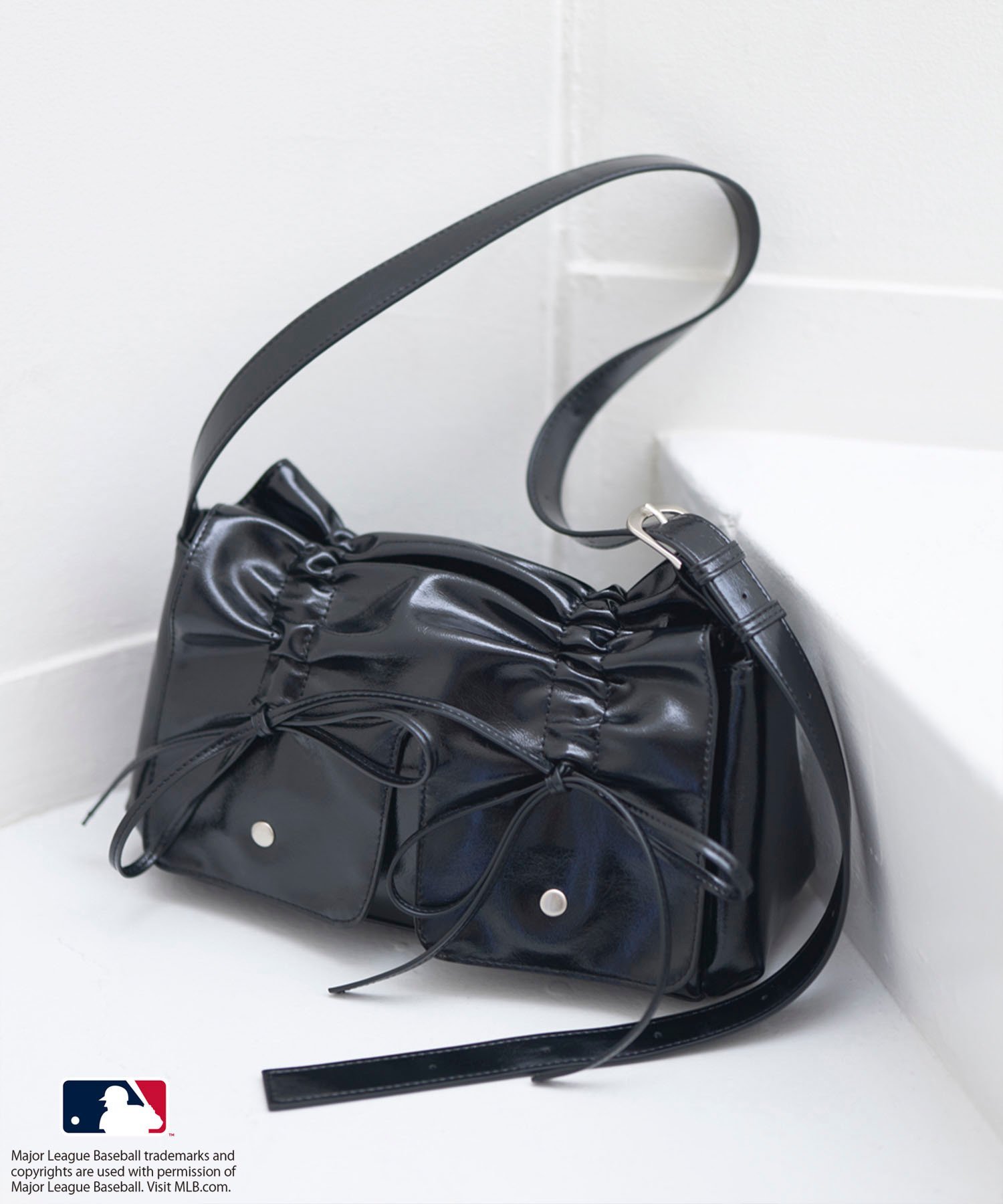 VIS｜【MLB COLLECTION BY JUN】ロゴ型押しリボンショルダーバッグ