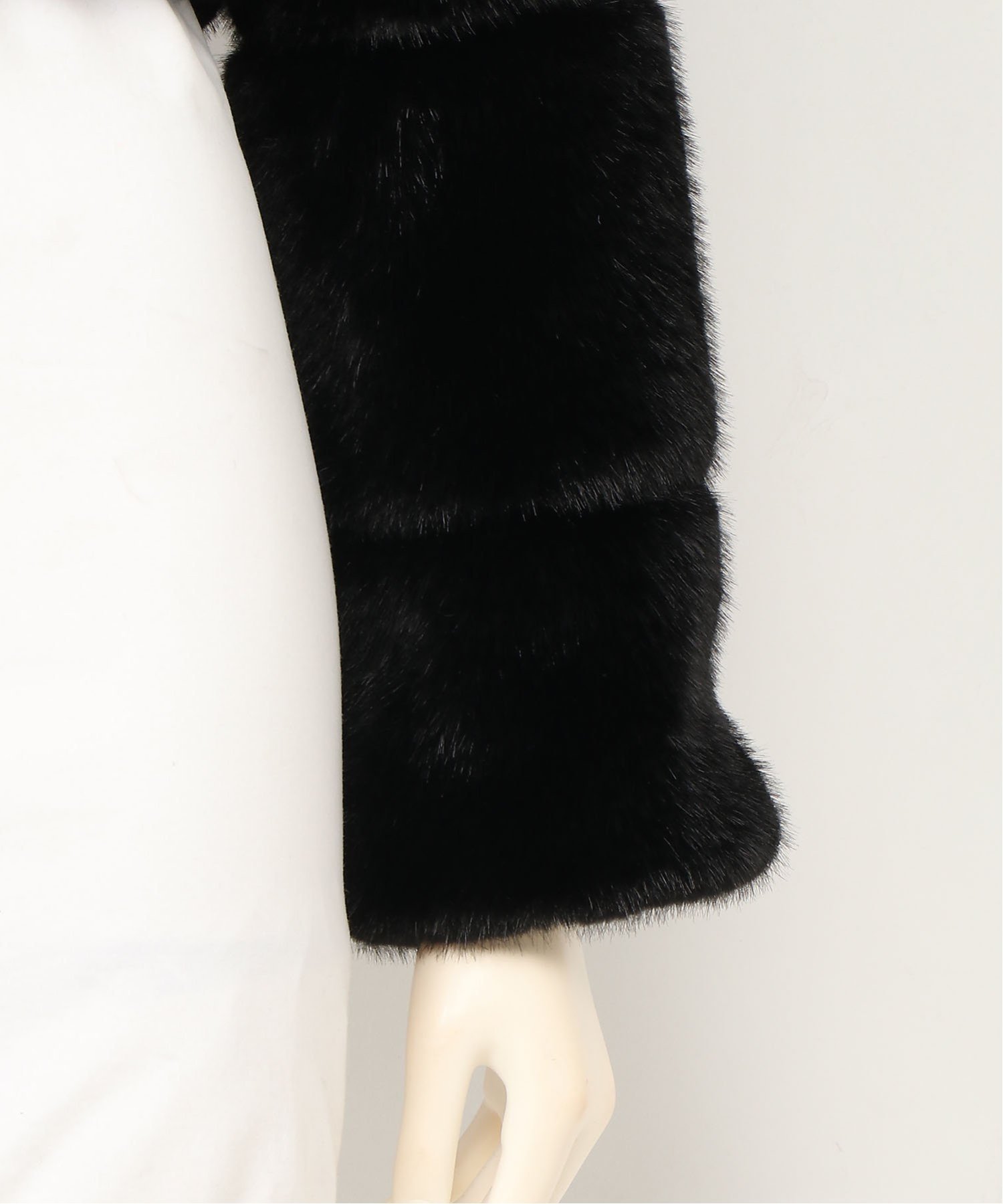 LIP SERVICE｜2wayカラーショートファージャケット | Rakuten Fashion