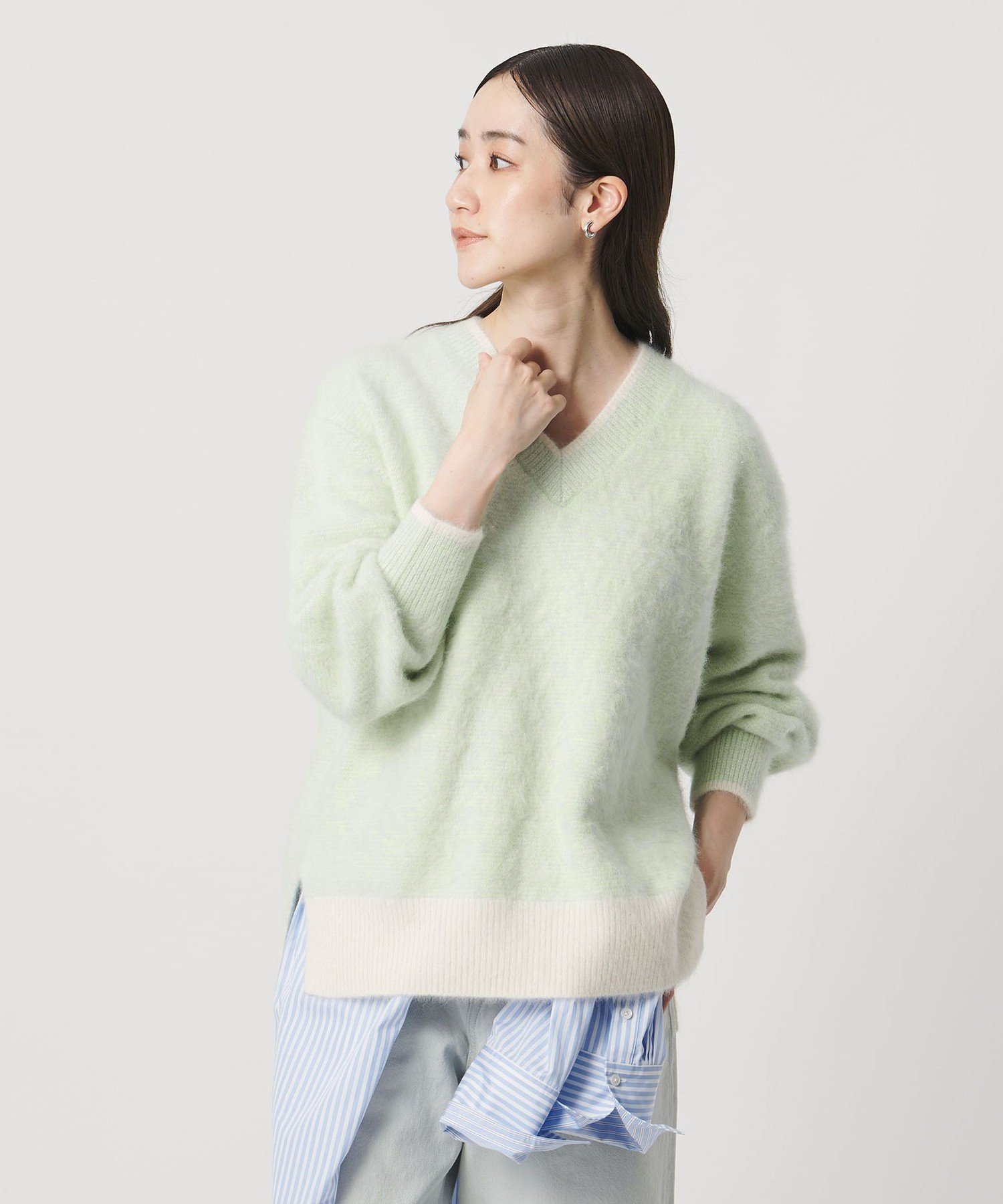 UNITED ARROWS｜フォックスカシミヤ バイカラー Vネックニット