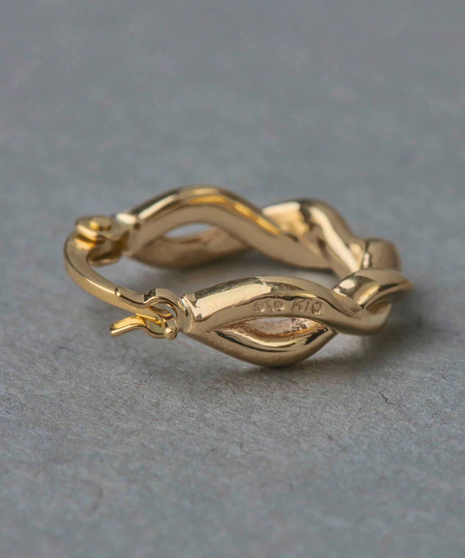 ete｜K10YG ツイスト フープ ピアス | Rakuten Fashion(楽天