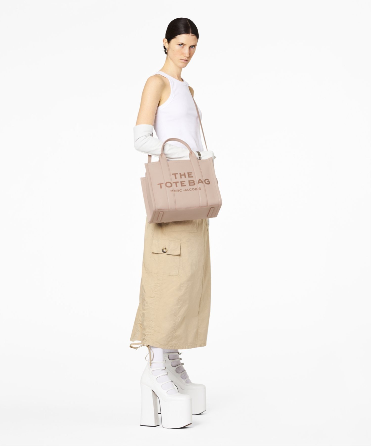 MARC JACOBS(マーク ジェイコブス)｜【公式】THE LEATHER MEDIUM TOTE
