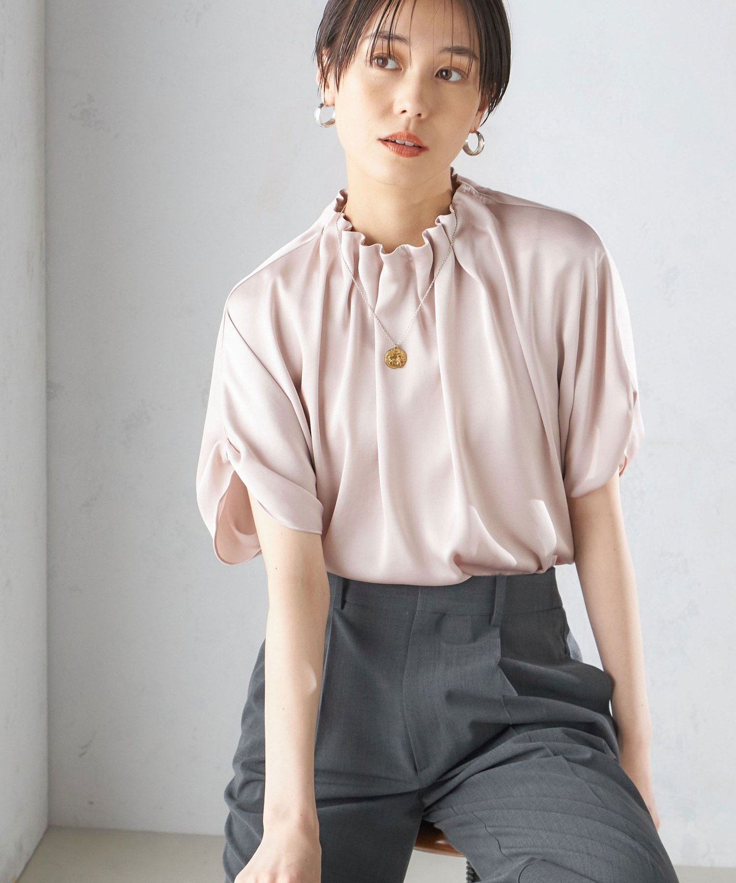 SHIPS ネック ギャザー ソリッド ブラウス SHIPS｜<手洗い可能>ネック ギャザー ソリッド ブラウス | Rakuten