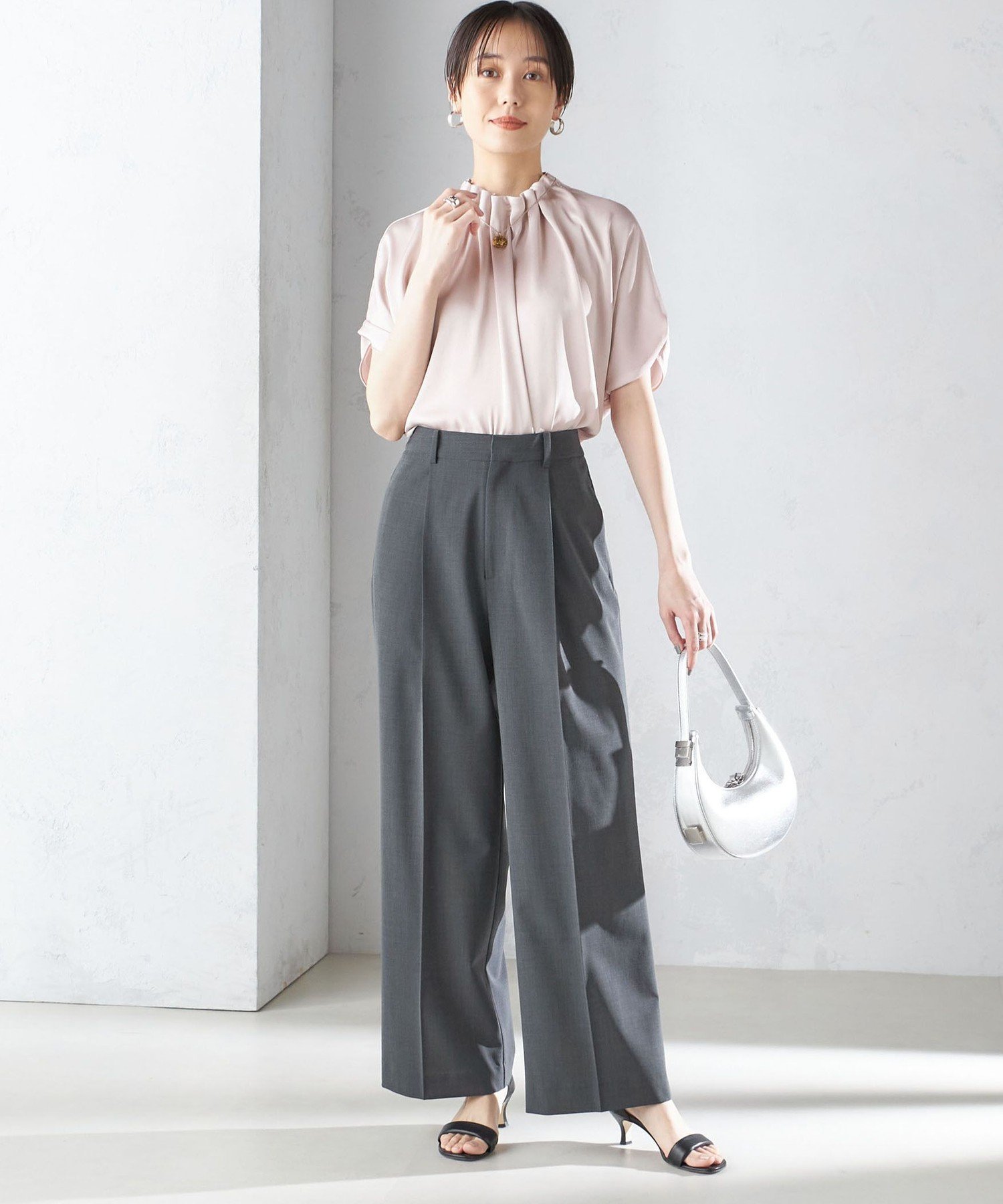 SHIPS ネック ギャザー ソリッド ブラウス SHIPS｜<手洗い可能>ネック ギャザー ソリッド ブラウス | Rakuten