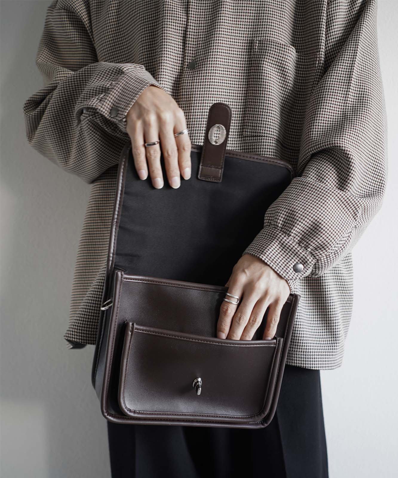 DEVICE｜フロントバックル 横型ショルダーバッグ ノームコア メンズ