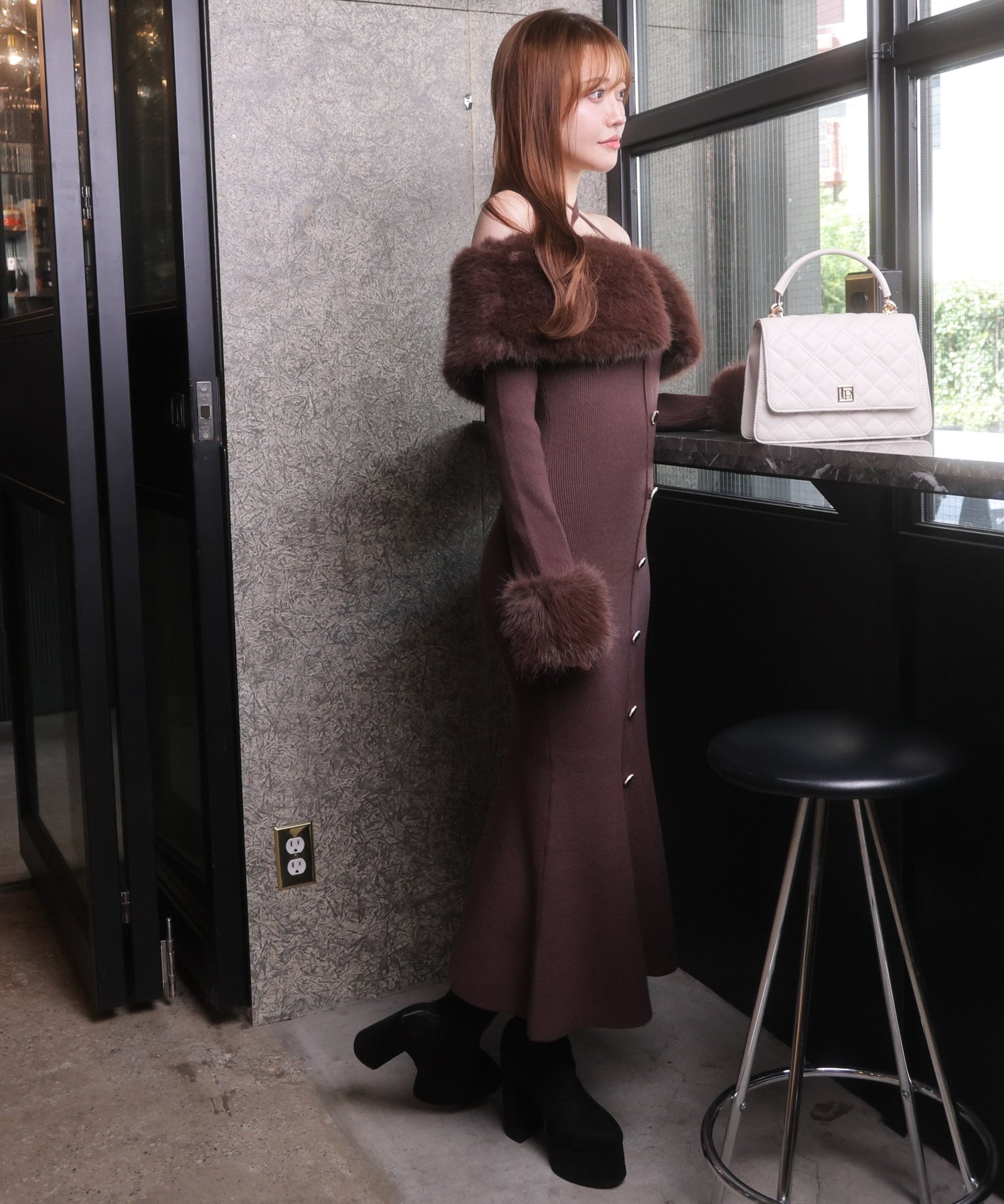 LIP SERVICE｜LIP SERVICE/(W)ファーオフショルボタンニットワンピース