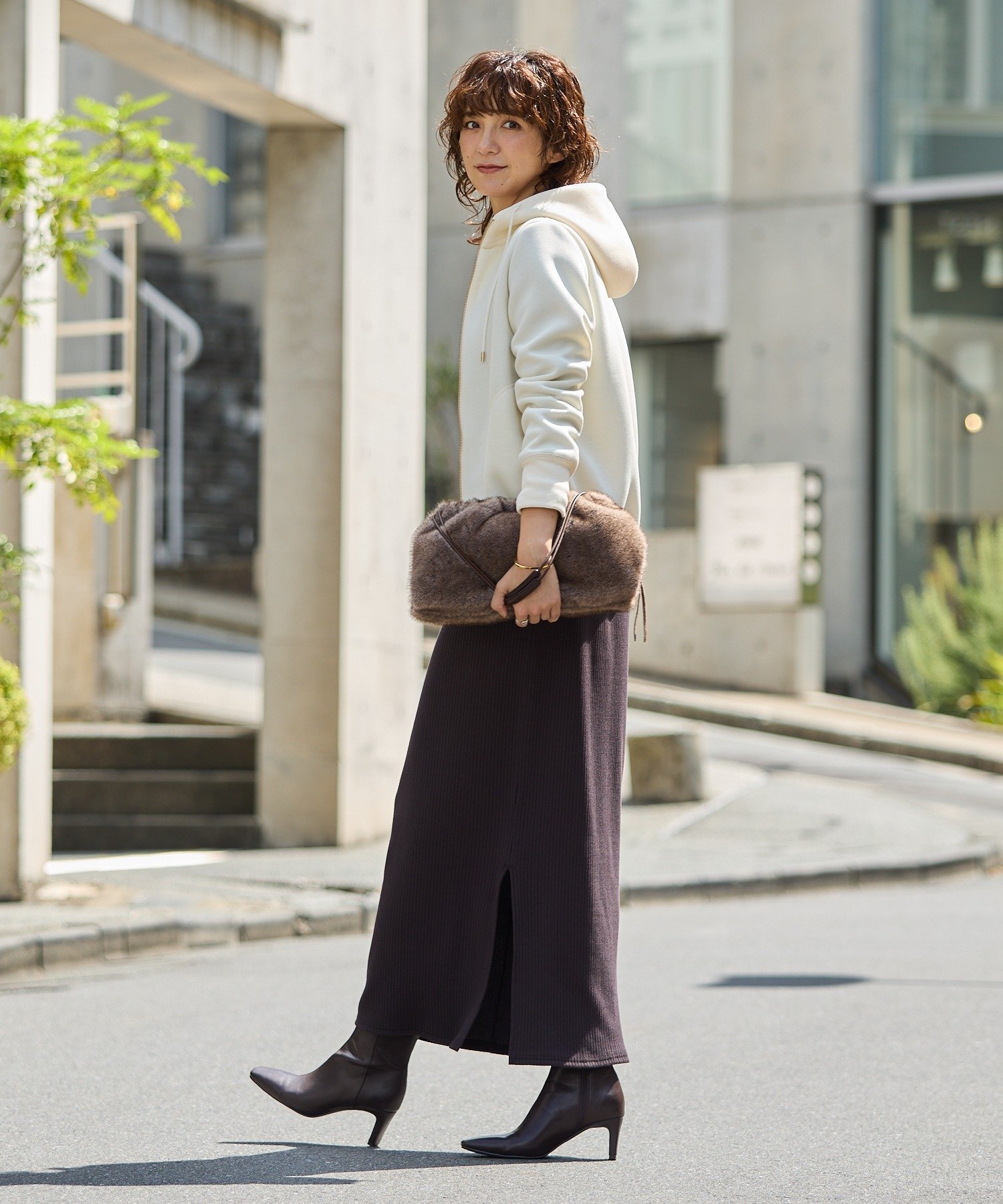 RIVE DROITE｜【WEB限定/キレイめ上品】スポンジダンボールZIPパーカー