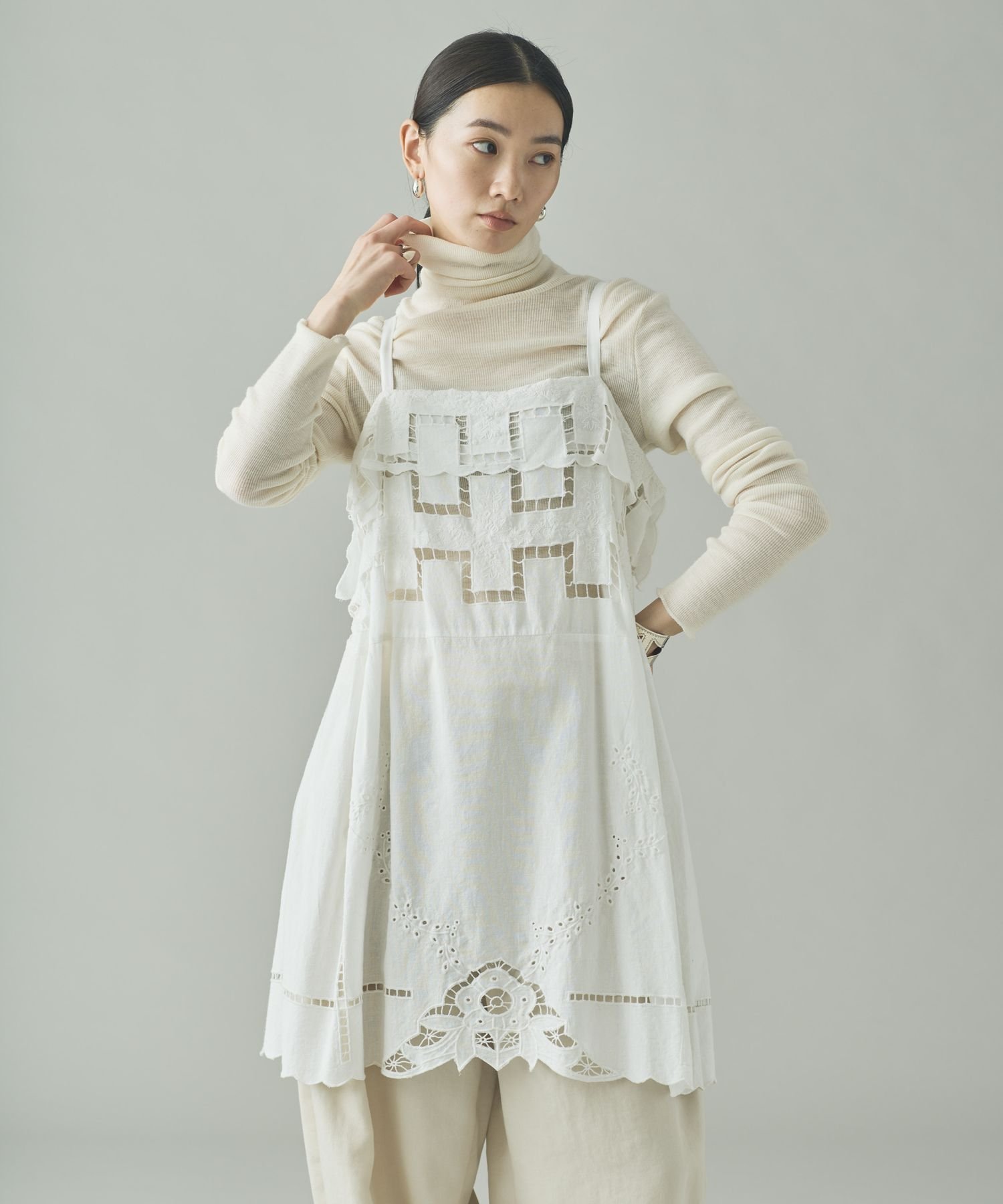 Curensology｜カットワーククロスブラウス | Rakuten Fashion(楽天