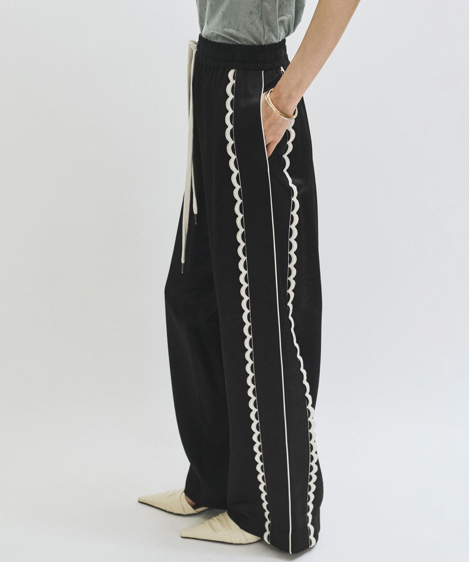 ADAM ET ROPE'｜サイドレーストラックパンツ | Rakuten Fashion(楽天