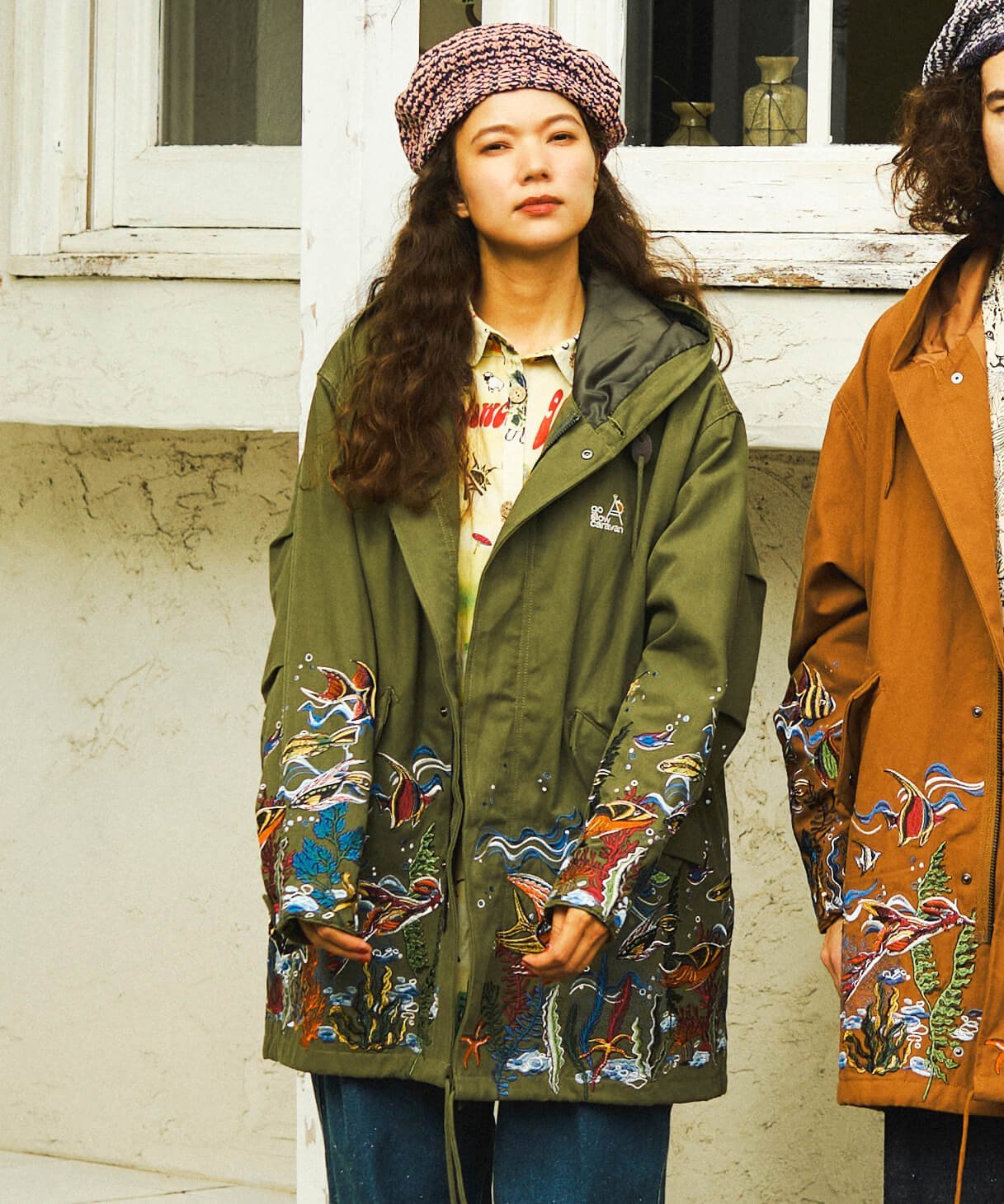 go slow caravan｜ライトキャンバスパネル刺繍モッズコート (MENS