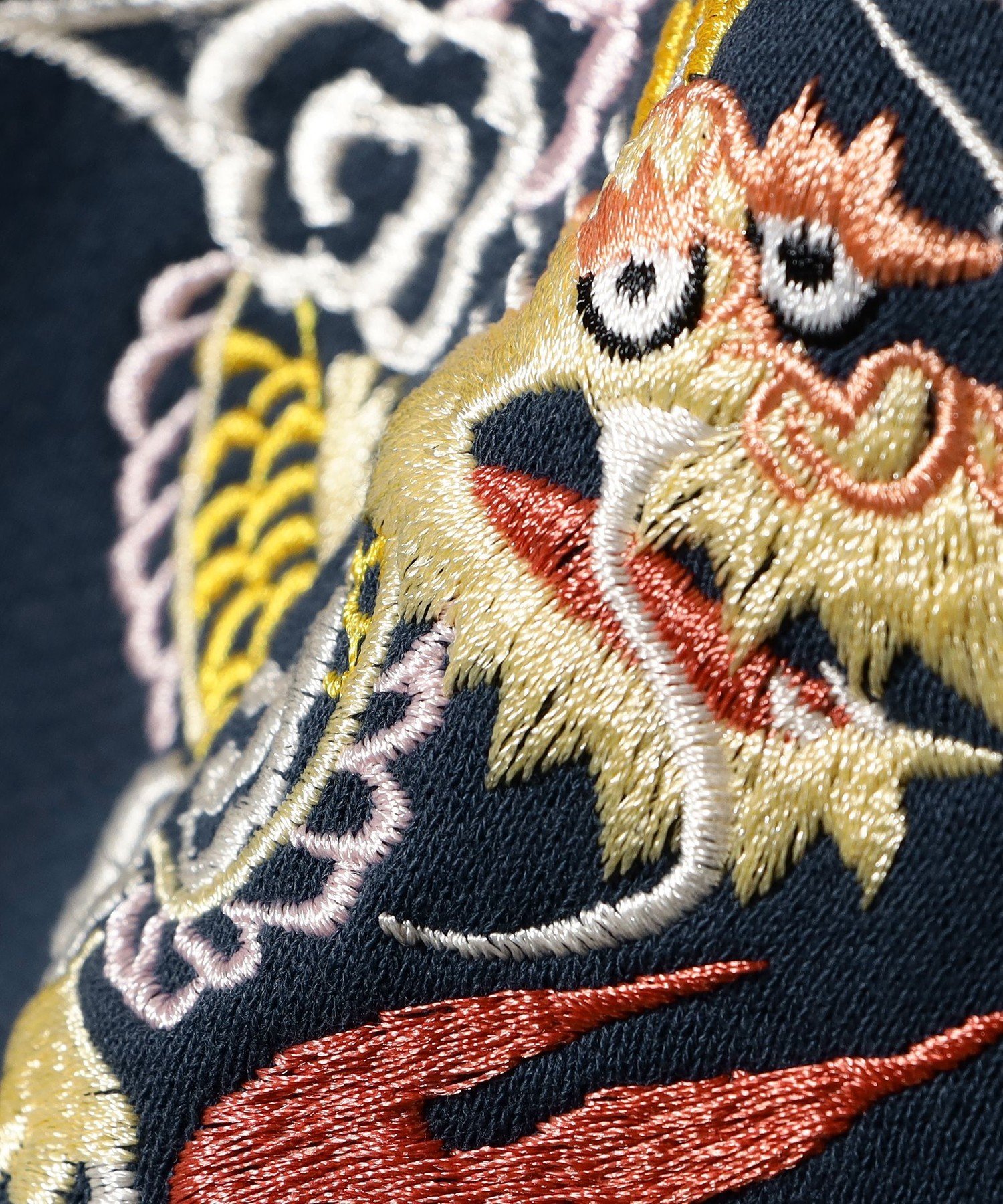 BEAMS MEN｜【別注】テーラー東洋 / SUKA CREW SWEAT EMBROIDERED