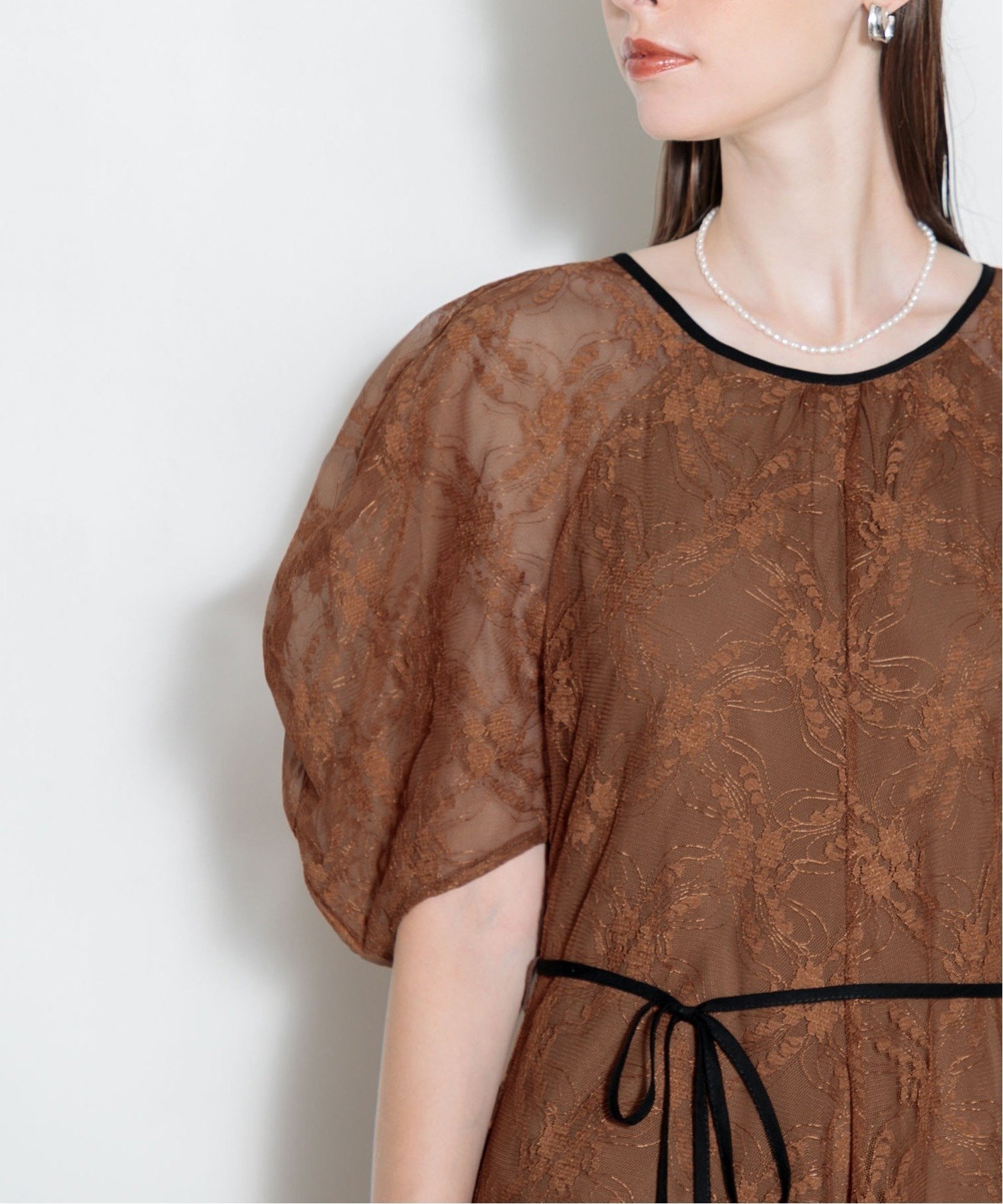 Leja｜LEJA-パフスリーブウエストリボン総レースロングドレス