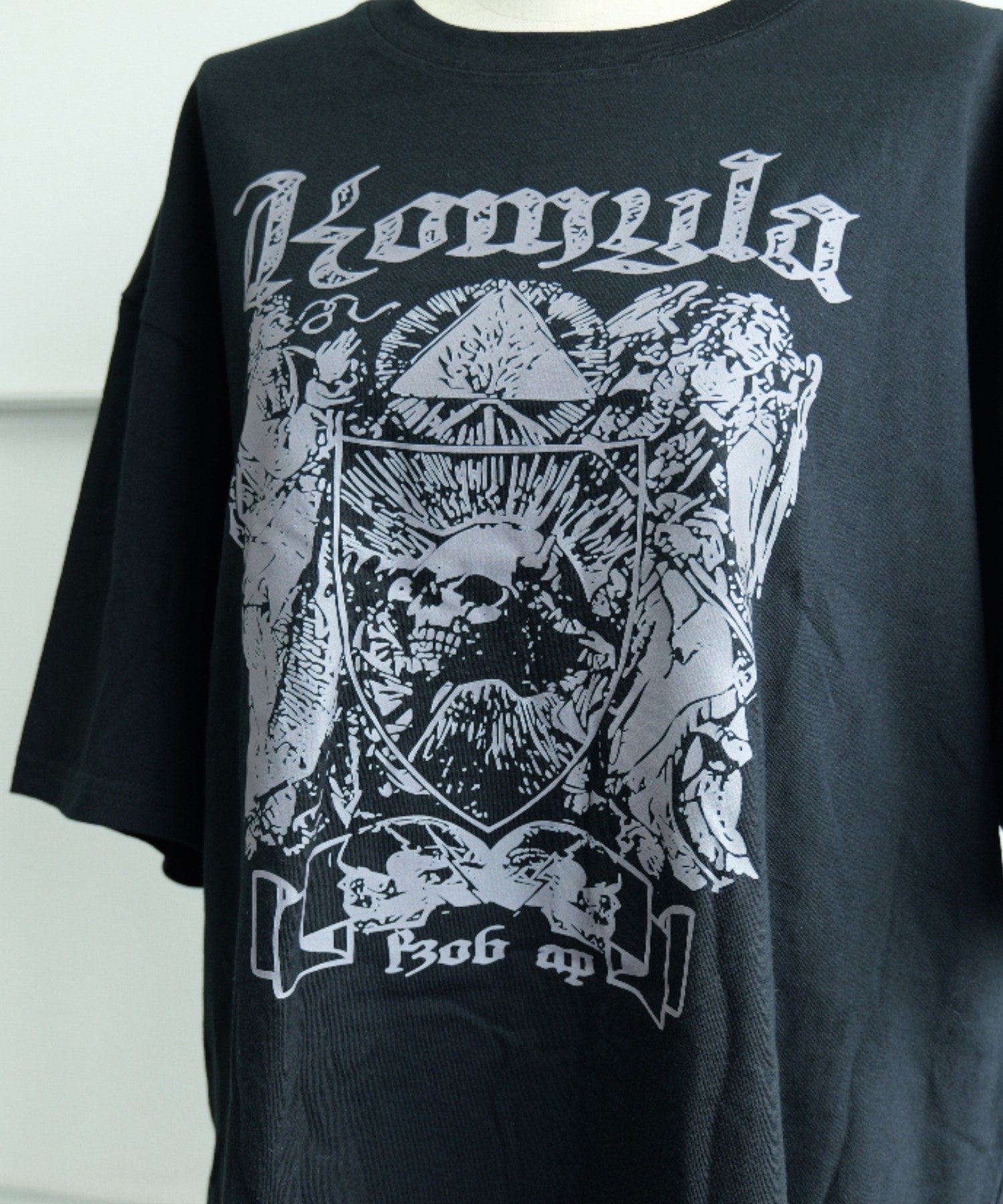 DEVICE｜オーバーサイズ ドクログラフィック スカルプリント 半袖T