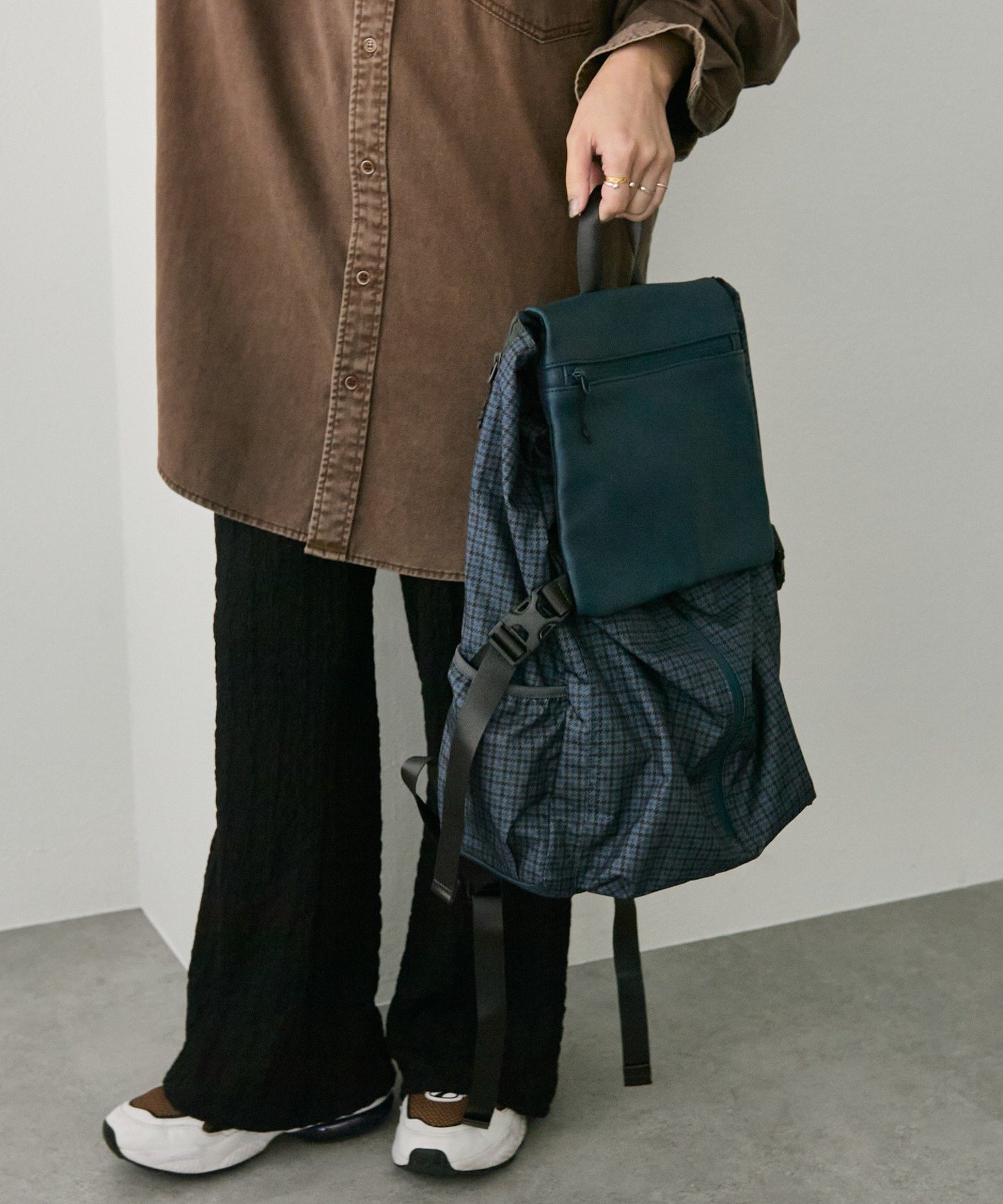 ear PAPILLONNER｜【BURLAPOUTFITTER×ear】レザーコンビライトリュック