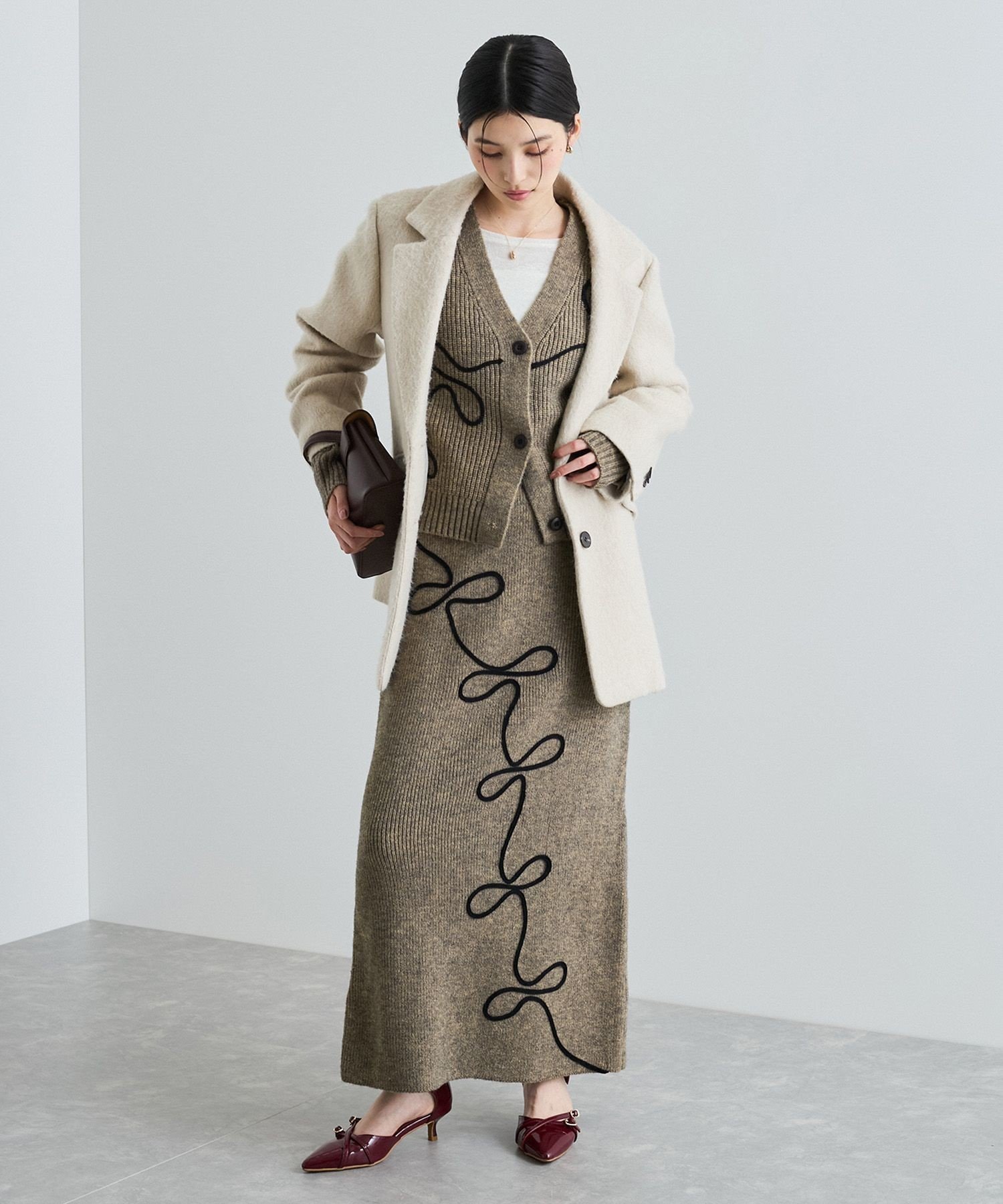 VIS｜【WEB/一部店舗限定】リボンコード刺繍Vネックカーディガン