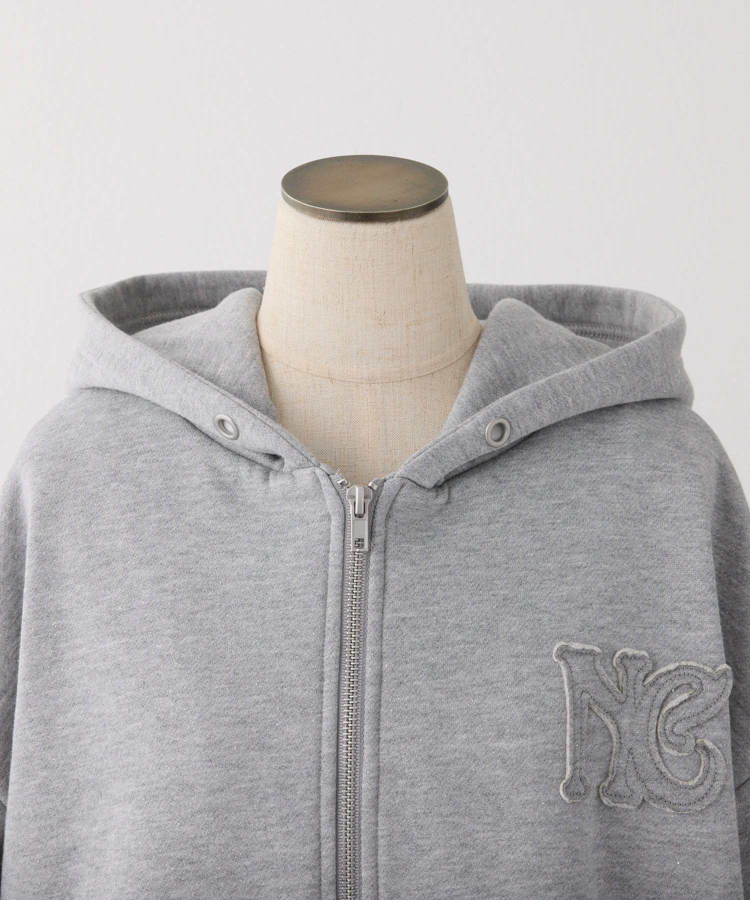 one after another NICE CLAUP｜ロゴグリッターパーカー | Rakuten