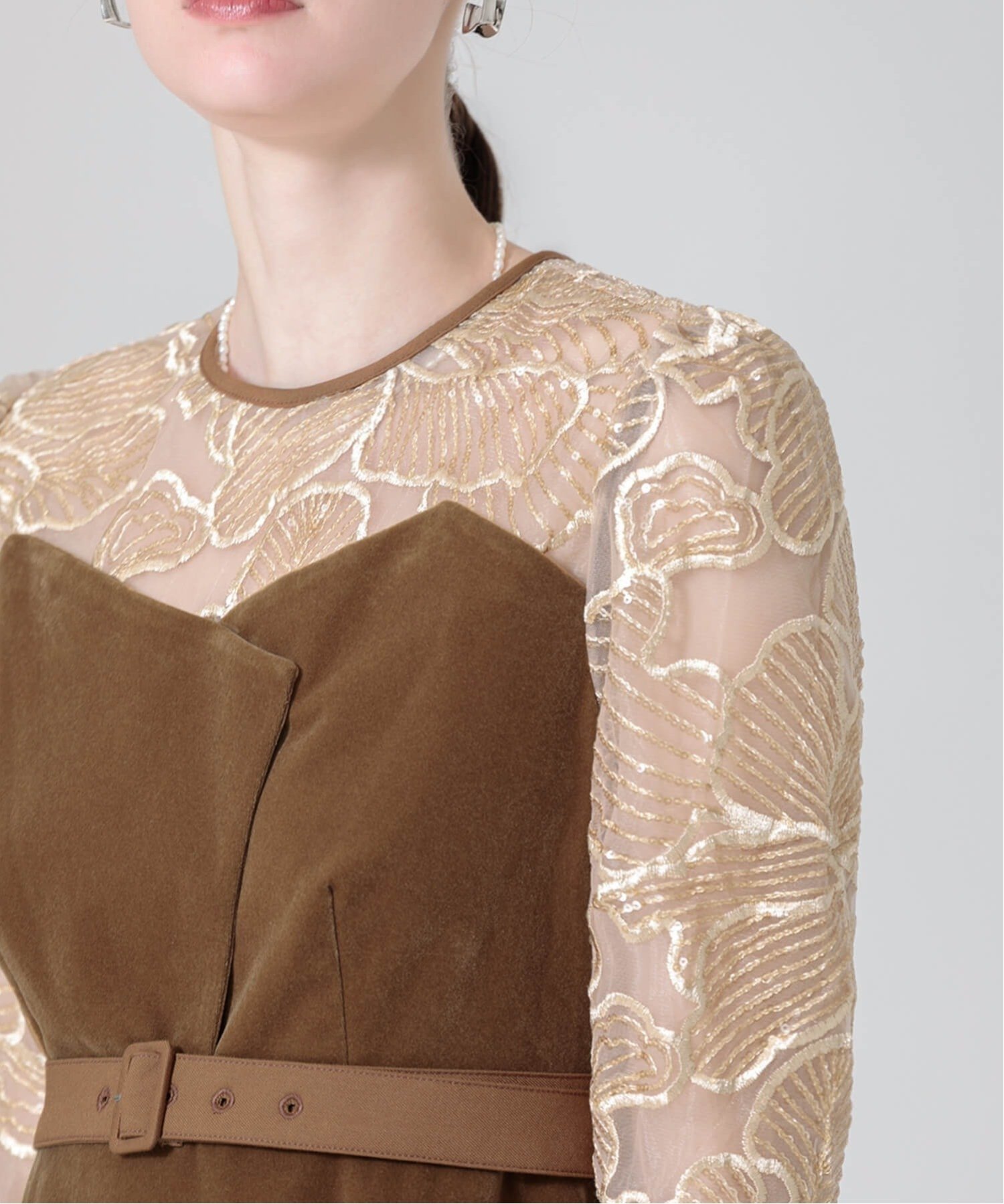 LEJA-ビスチェ風ウエストベルト付き花柄レースキラキラ刺繍ドレス