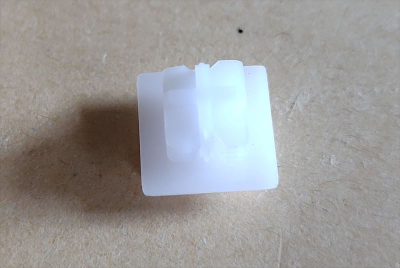 楽天市場】フリード用 ボンネツトヒンジカバーのクリップのみ 90502