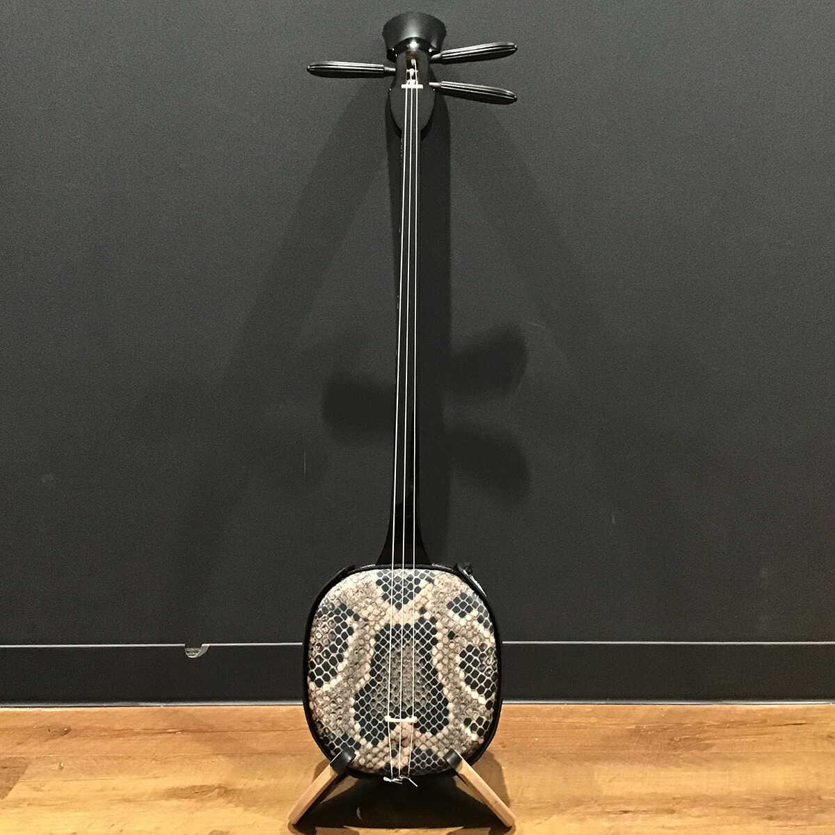 楽天市場】米須三線店 SK252G-C エレキ三線 沖縄三線初心者セット