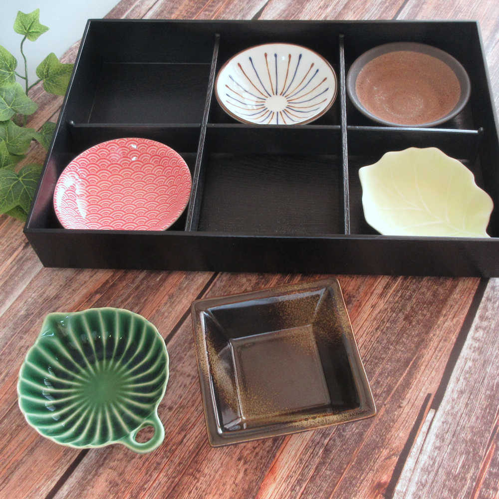 楽天市場】松花堂弁当箱 6マス仕切り 小鉢付き ABS樹脂黒塗り 高級感