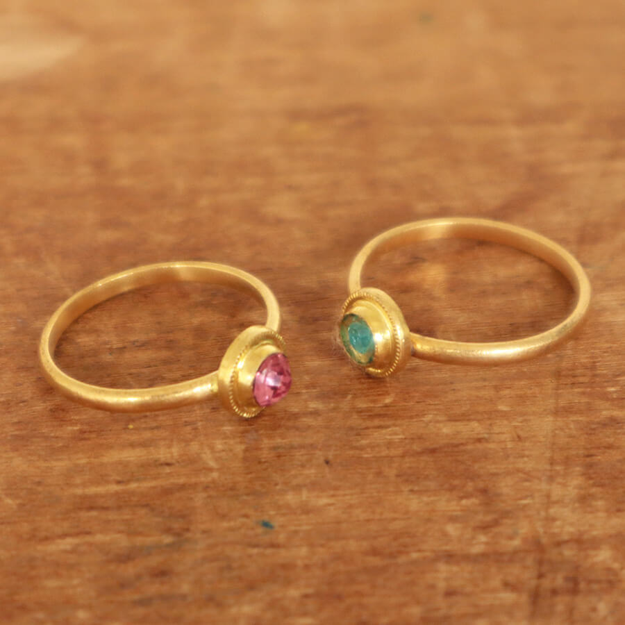 楽天市場】チャルカ チェコガラスの指輪 金粒 1個 【指輪 かわいい