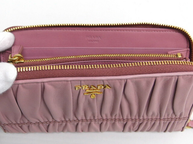 楽天市場】プラダ ナッパゴーフル ラウンドファスナー長財布 ピンク