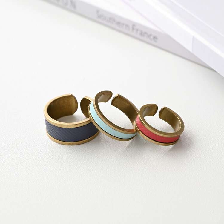 楽天市場】真鍮リング 【 型押しサフィアーノ 】 指輪 ブラス 本革