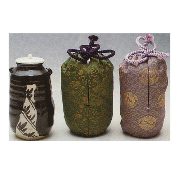 楽天市場】茶道具 へうげもの 黒織部 茶入 替仕服付 加藤光右衛門