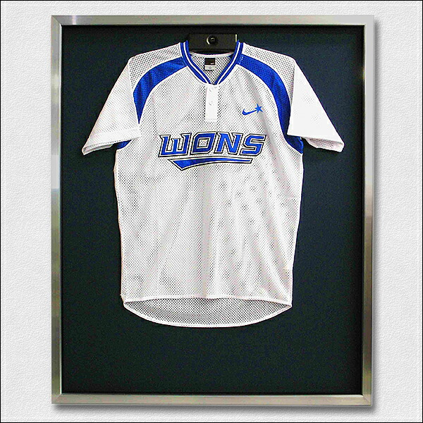 楽天市場】ユニフォーム 額縁【前扉開閉式ユニフォーム額 UVアクリル L