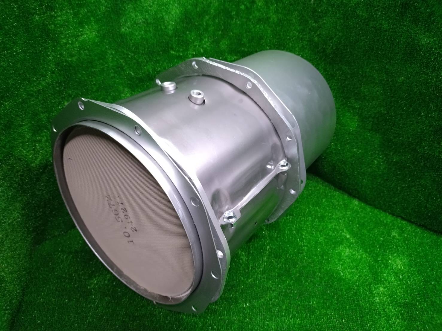 楽天市場】国内生産リビルト触媒尿素DPD・DPR・DPF いすゞ ギガ CYJ77