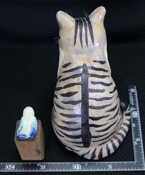 楽天市場】すみ田理恵 作灰トラと鳥猫の焼き物たち皿や器や招き猫