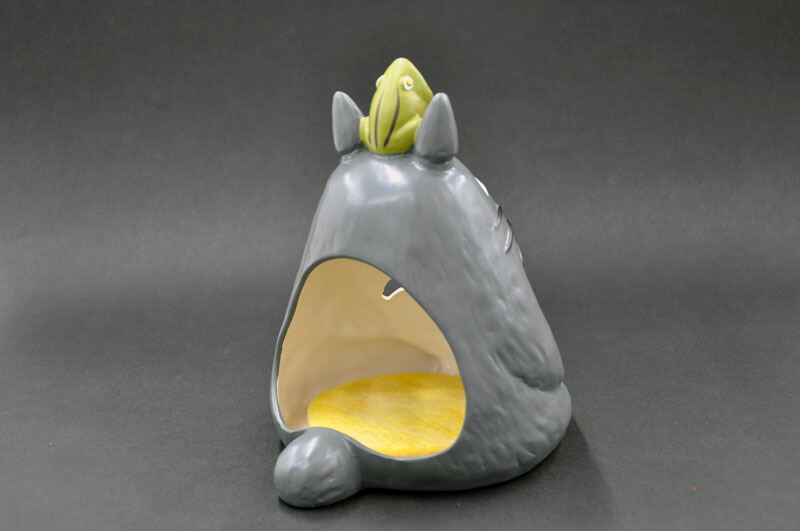 楽天市場】となりのトトロ蚊取り線香ケース(トトロとカエル