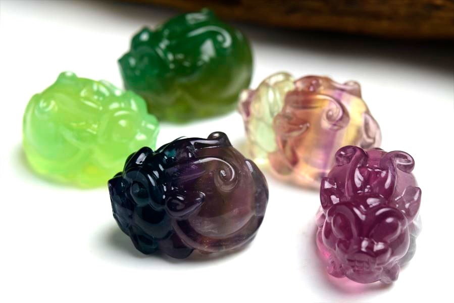 楽天市場】◇正財運◇ フローライト 蛍石 龍亀 ロングイ彫刻 置物 種類