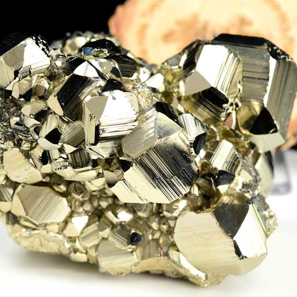 楽天市場】◇CUBO Racracancha◇パイライト 黄鉄鉱 クラスター 原石