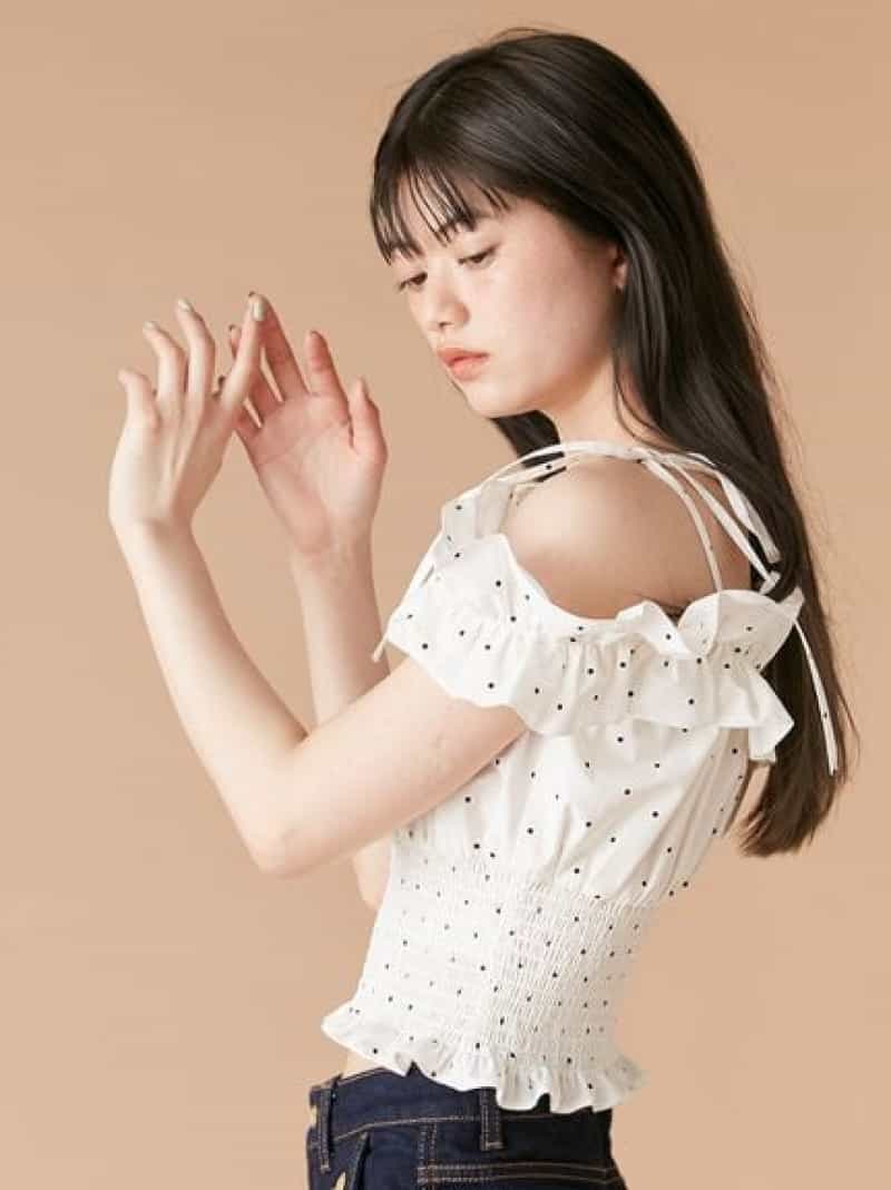 楽天市場】【SALE／40%OFF】2wayデコルテフリルトップス LILY BROWN