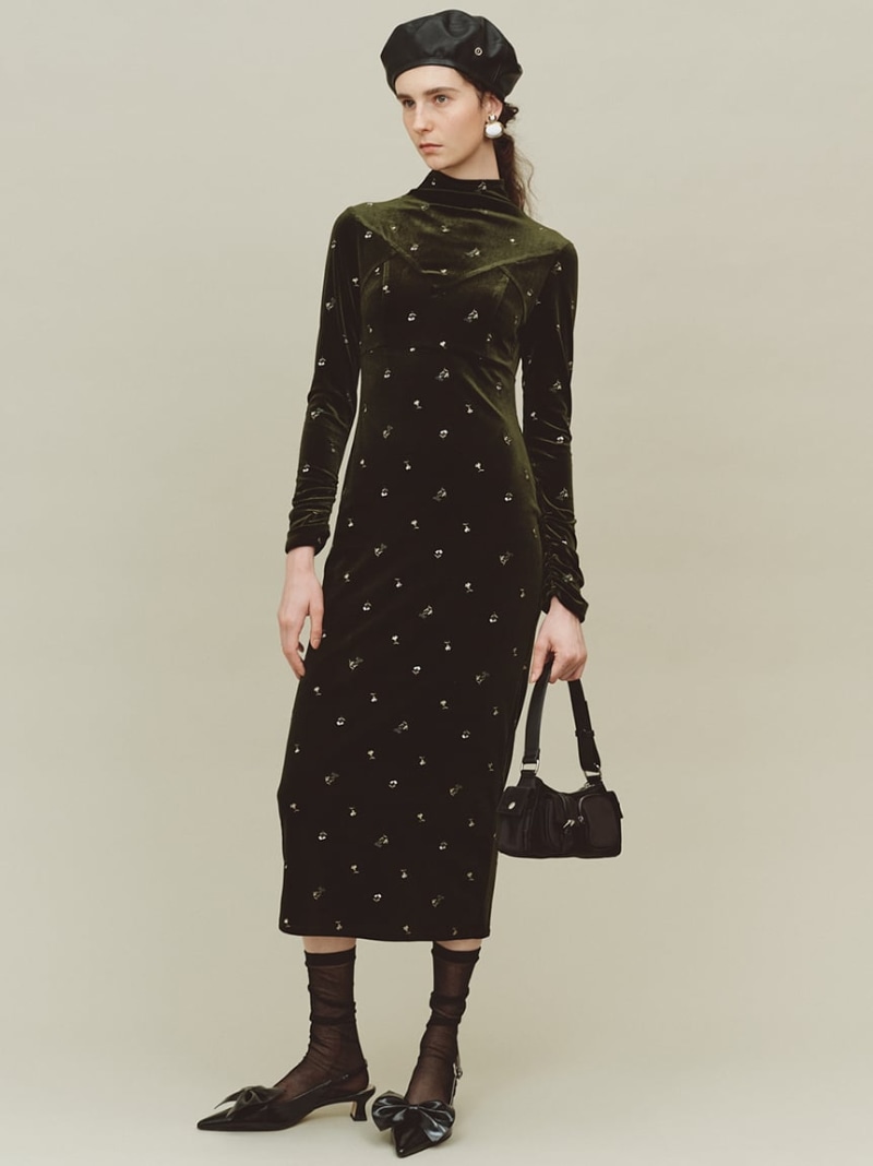 楽天市場】【SALE／50%OFF】エンブロイダリーフラワーベロアワンピース