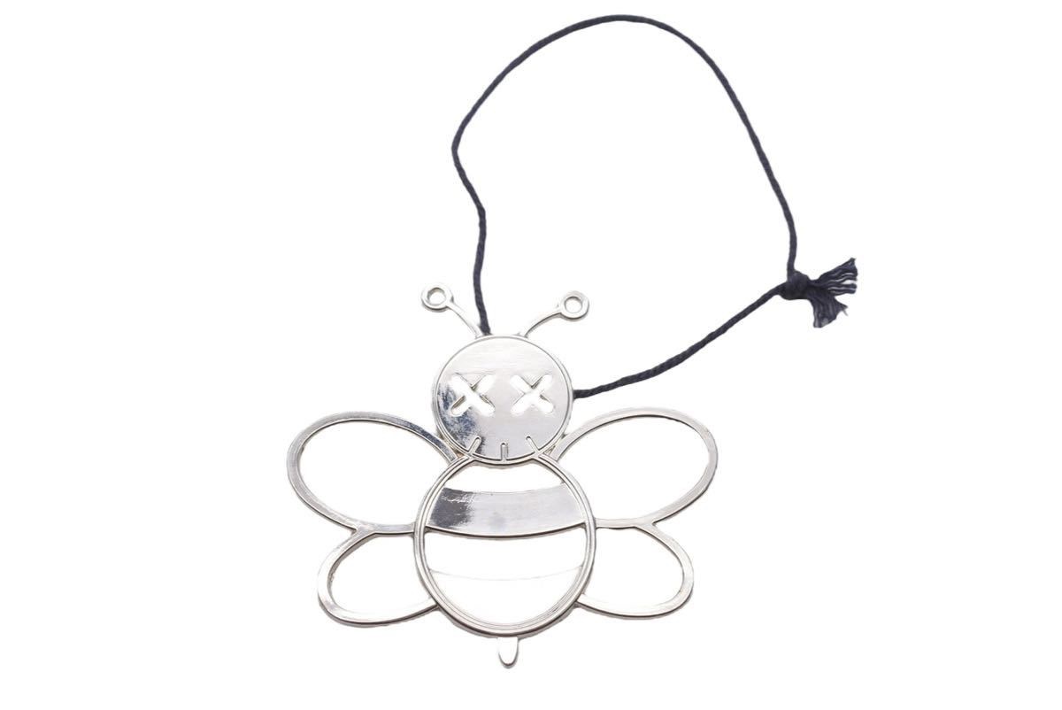 楽天市場】Dior×Kaws Bee Charm カウズ ビーチャーム キーホルダー
