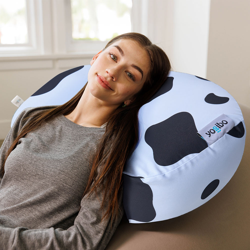 楽天市場】【送料無料】 Yogibo Mega Moon Pillow Cow/Dot Edition
