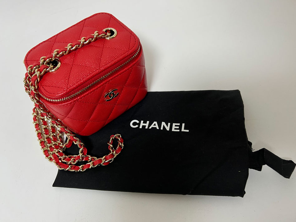 楽天市場】CHANEL シャネル キャビアスキン ミニバニティ チェーン