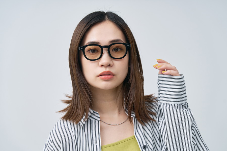 楽天市場】|ウェリントン型 サングラス（ブラック） Zoff AOI IHARA