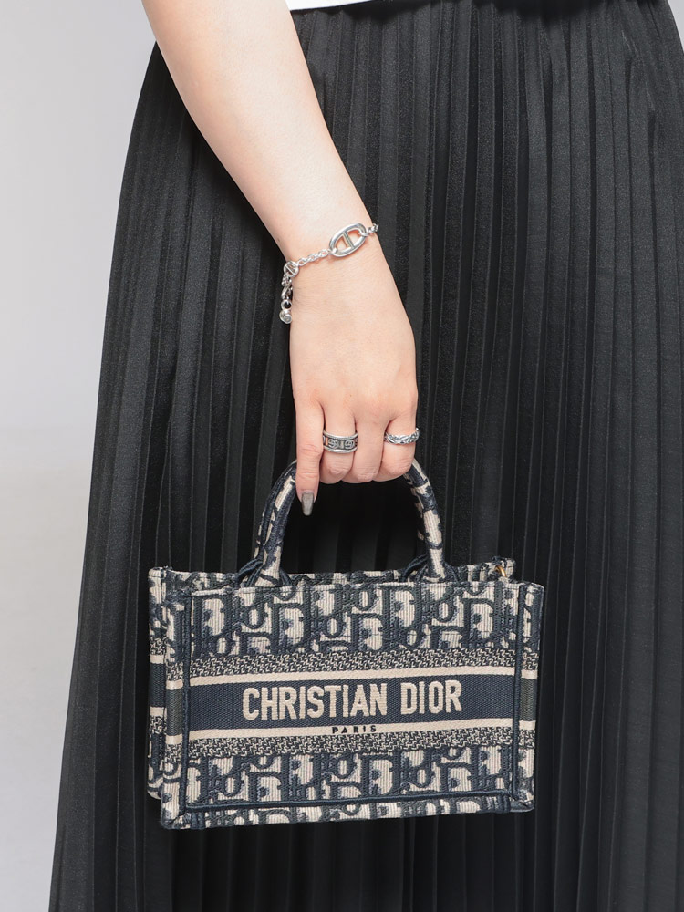 楽天市場】ディオール DIOR 刺繍 ロゴ トートバッグ ミニ Book Tote