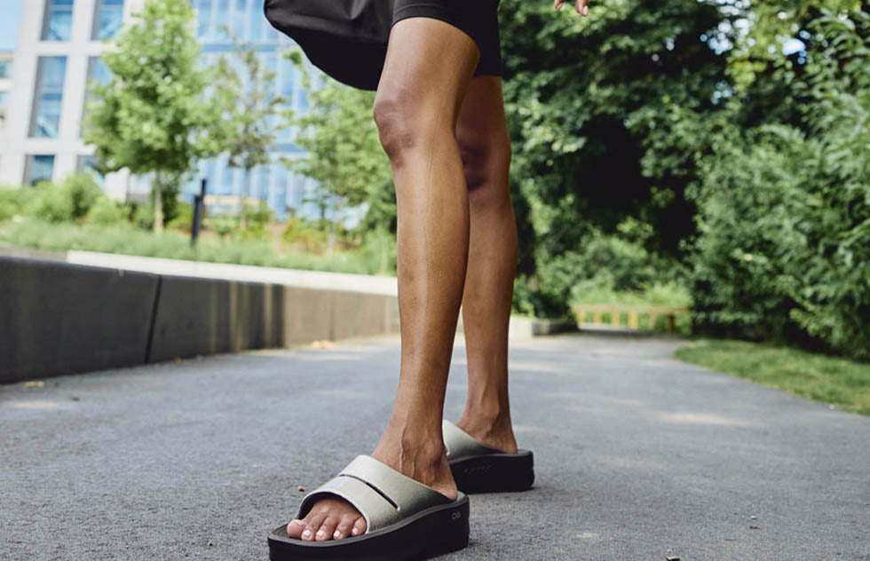 OOFOS OOmega Luxe slide Latte for Women – trade.oofos-canada